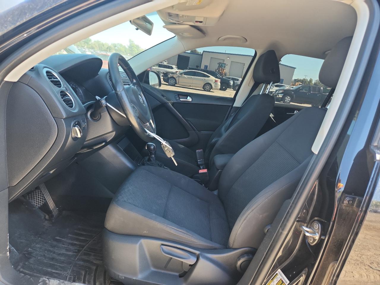 2015 Volkswagen Tiguan S Black vin: WVGAV7AX3FW551857