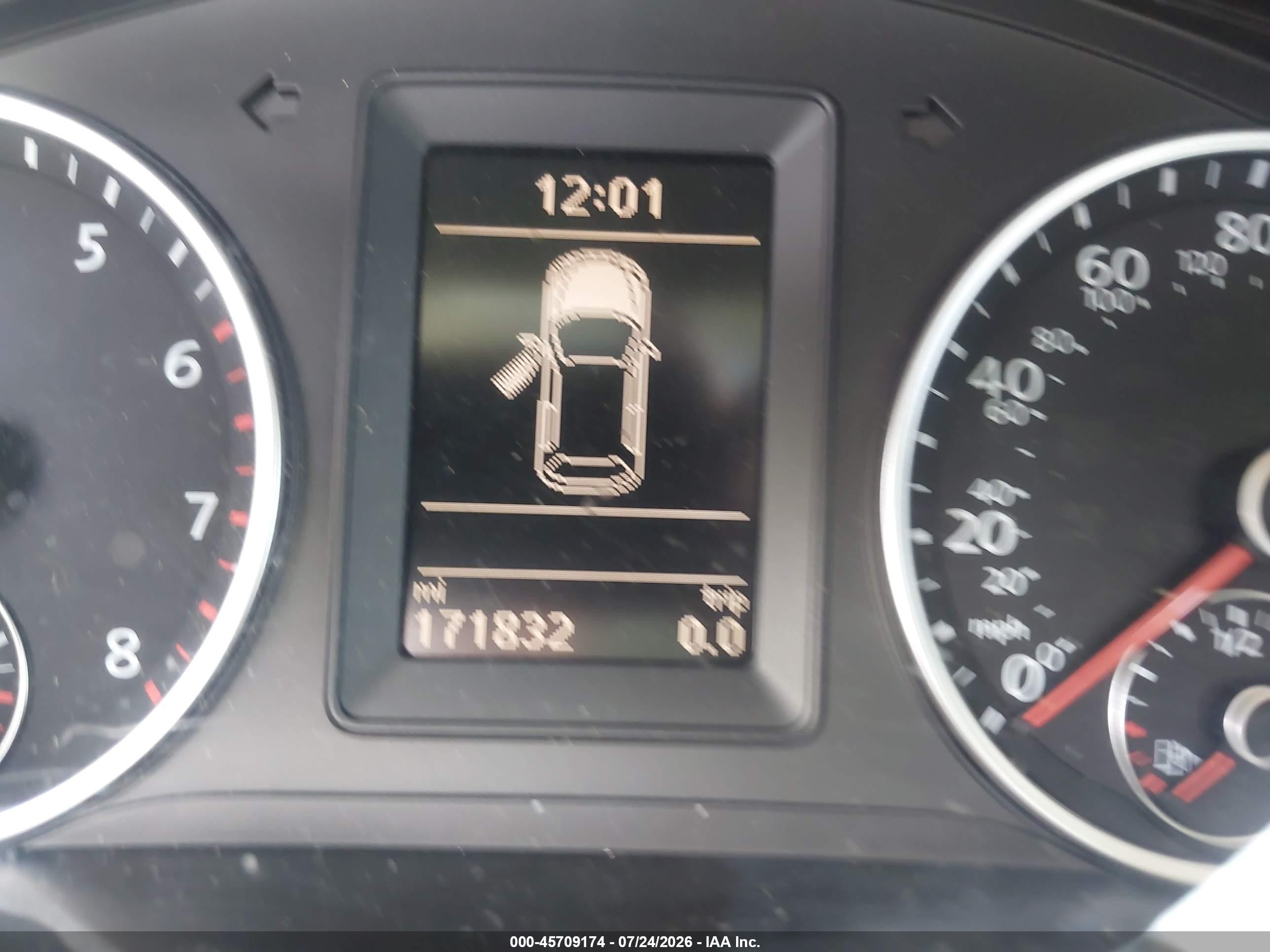 2015 Volkswagen Tiguan S Silver vin: WVGAV7AX3FW557142