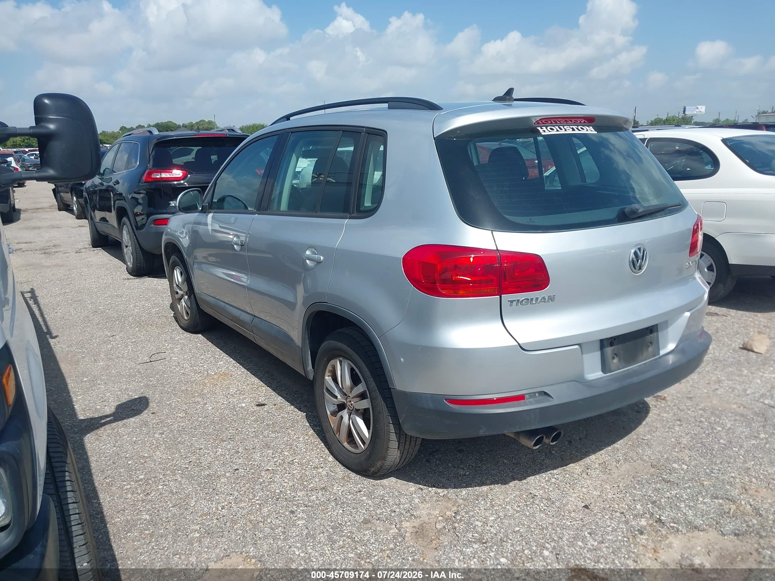 2015 Volkswagen Tiguan S Silver vin: WVGAV7AX3FW557142
