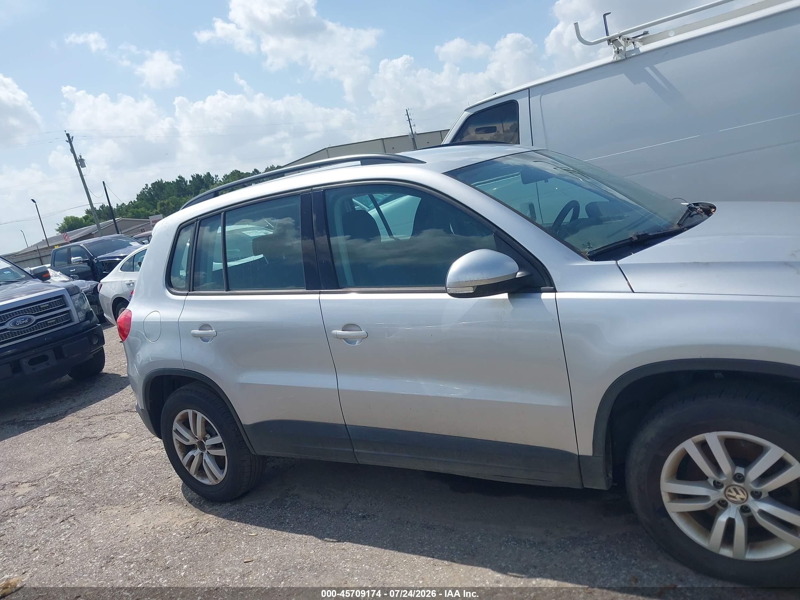 2015 Volkswagen Tiguan S Silver vin: WVGAV7AX3FW557142