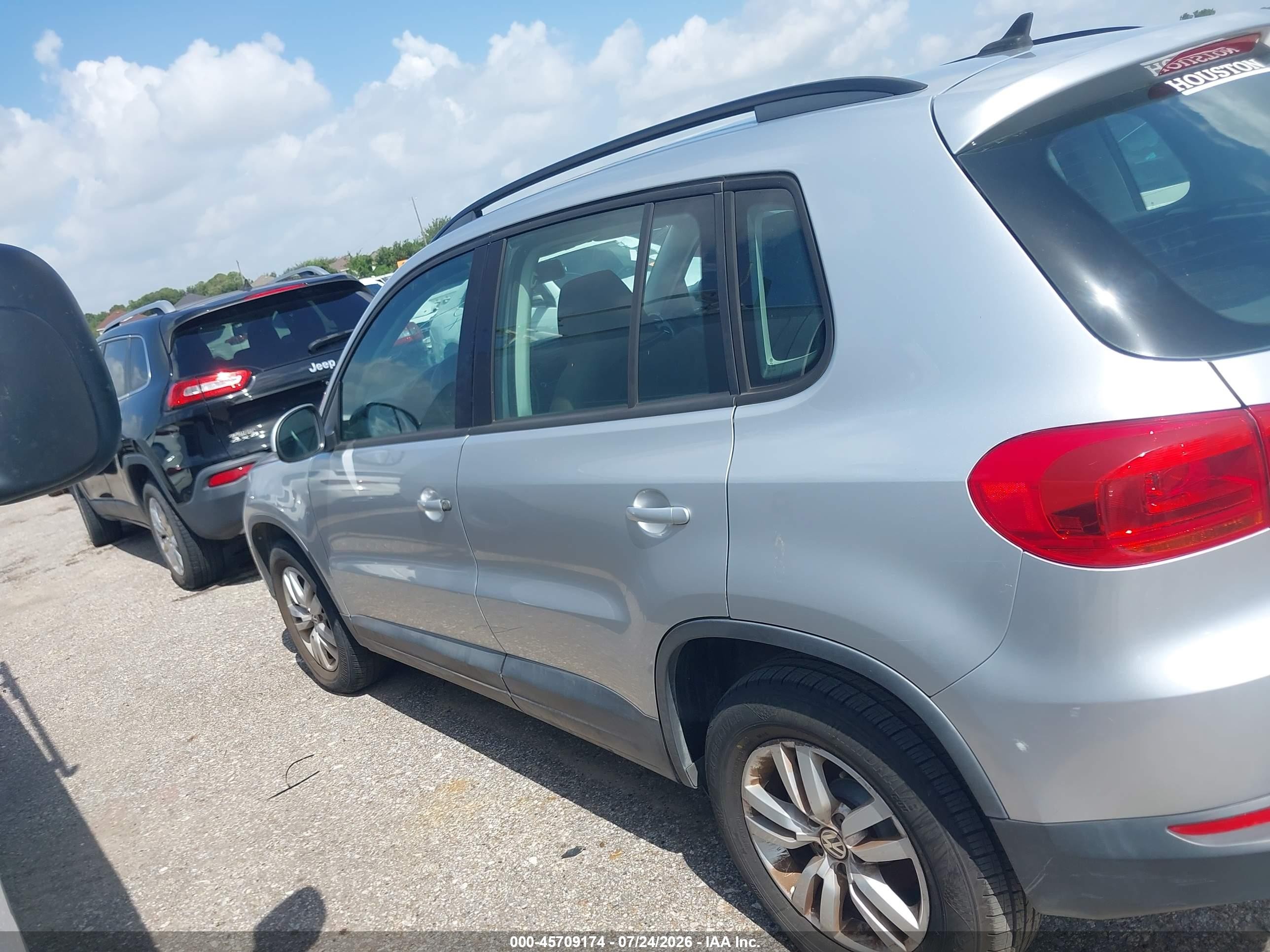 2015 Volkswagen Tiguan S Silver vin: WVGAV7AX3FW557142