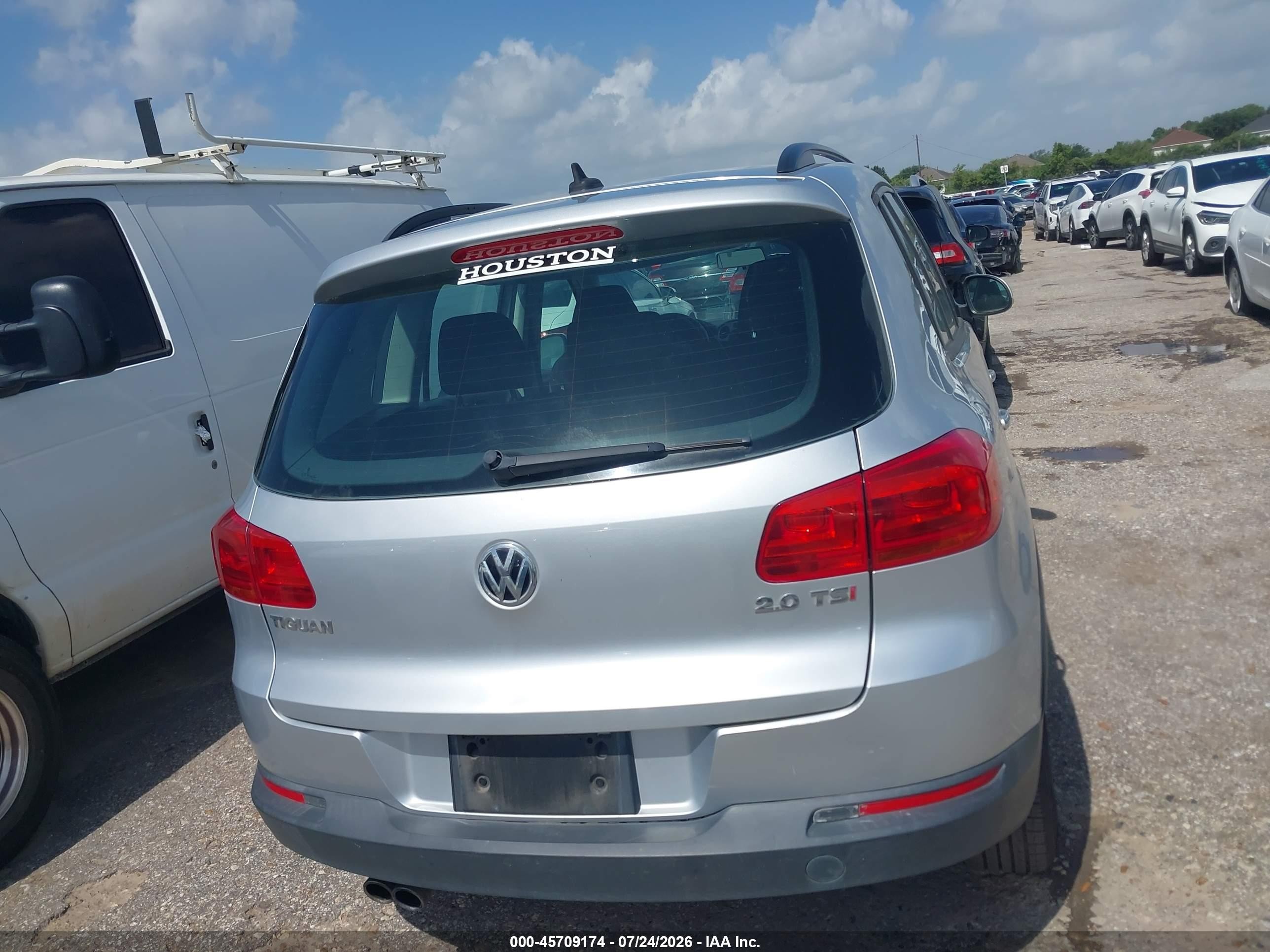 2015 Volkswagen Tiguan S Silver vin: WVGAV7AX3FW557142