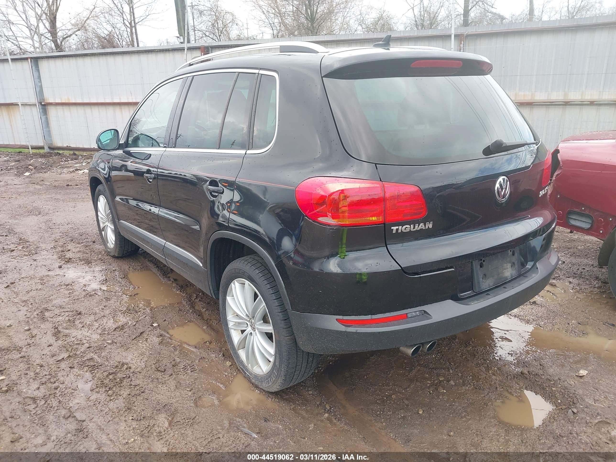 2015 Volkswagen Tiguan S/se/sel/r-line Black vin: WVGAV7AX3FW56264 
