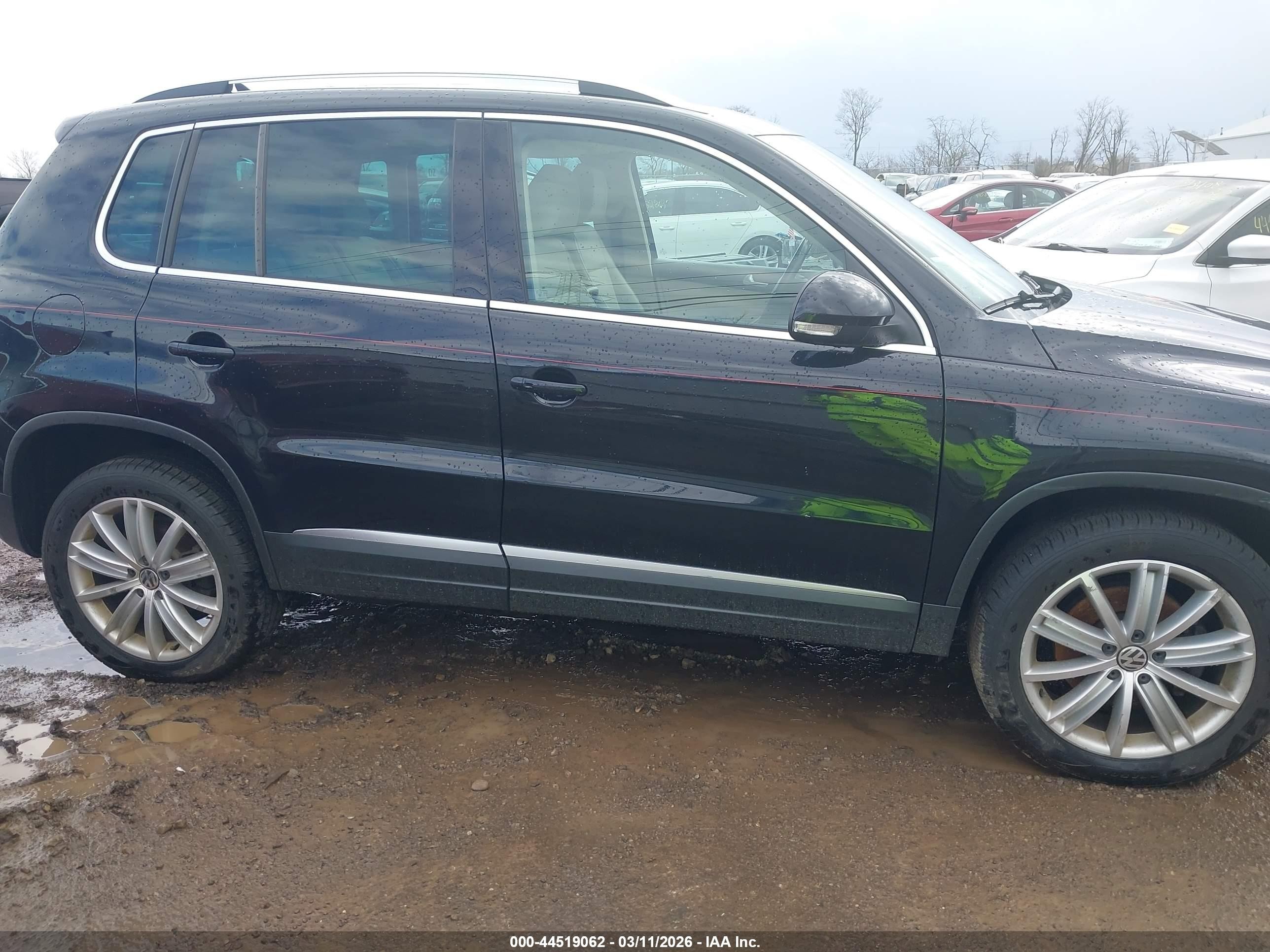 2015 Volkswagen Tiguan S/se/sel/r-line Black vin: WVGAV7AX3FW56264 