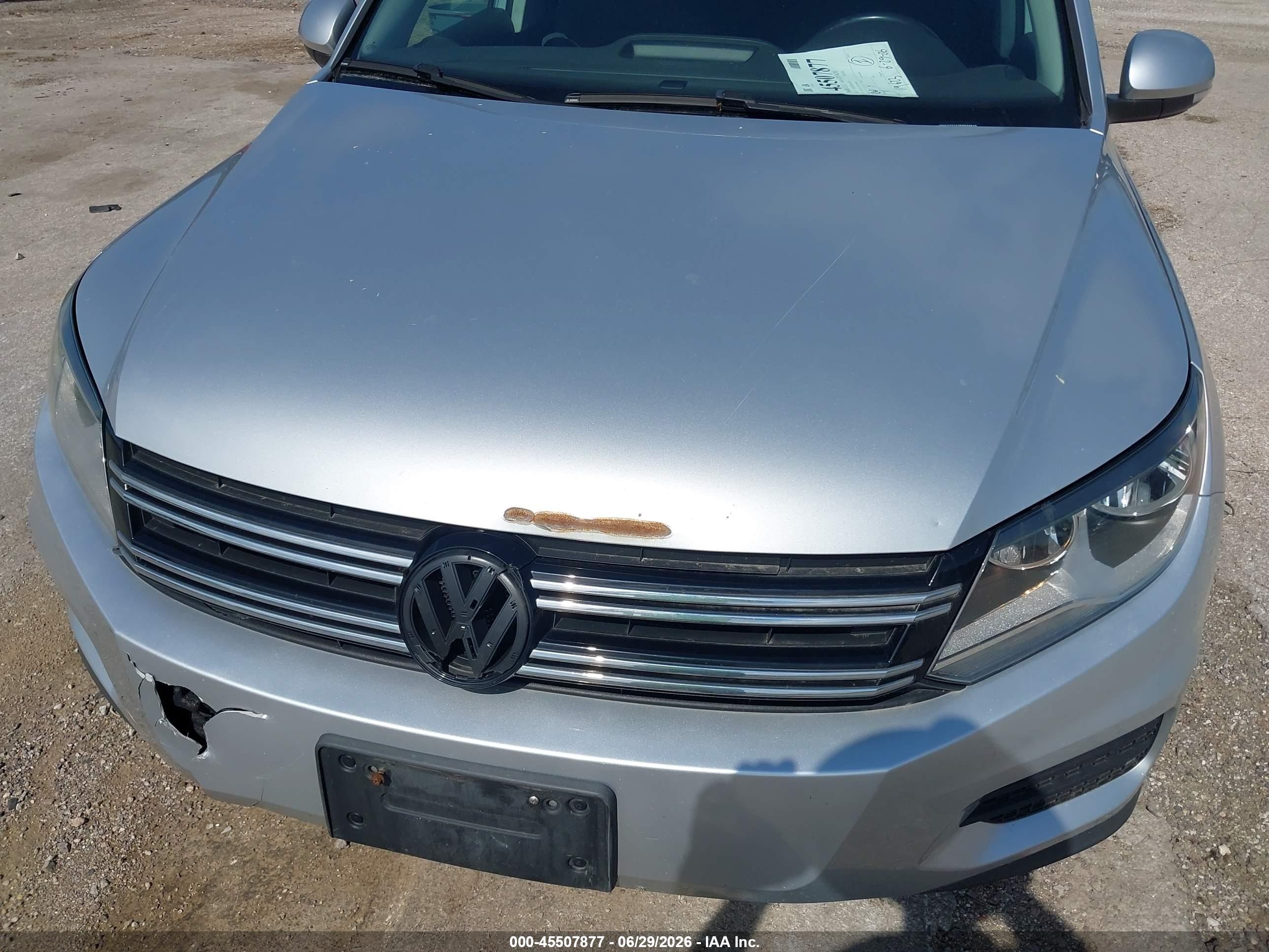 2015 Volkswagen Tiguan S Silver vin: WVGAV7AX3FW566648