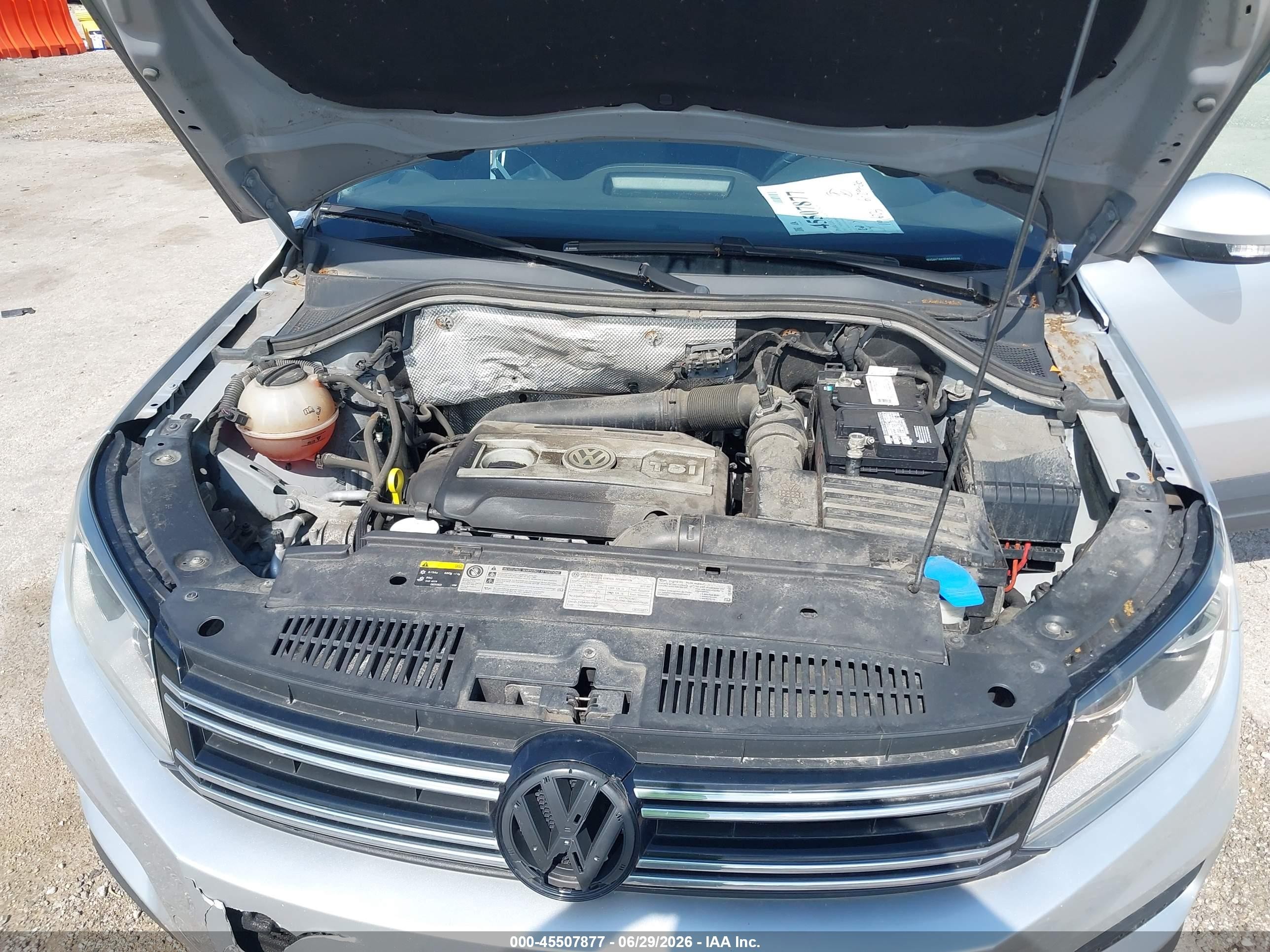 2015 Volkswagen Tiguan S Silver vin: WVGAV7AX3FW566648