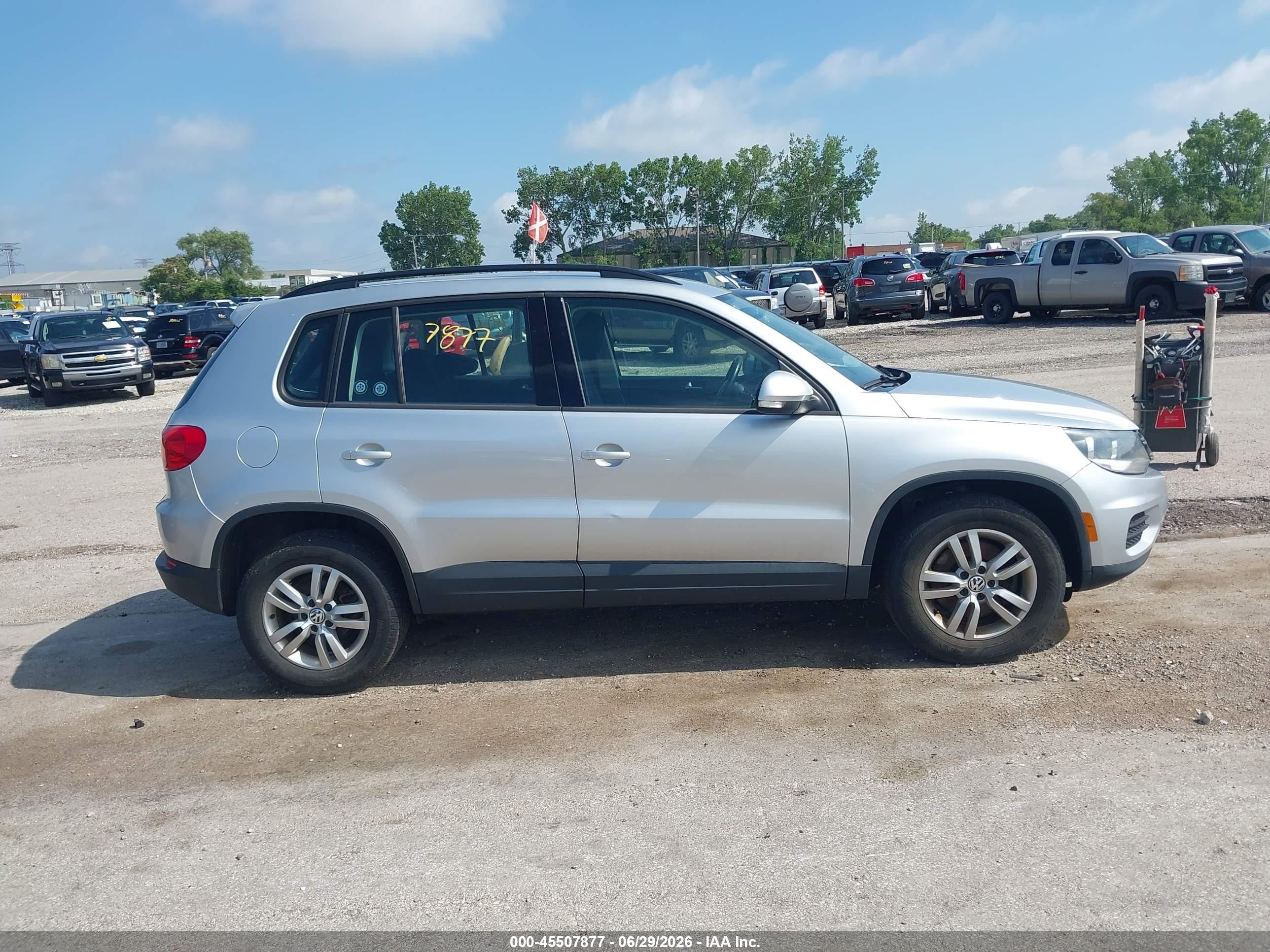 2015 Volkswagen Tiguan S Silver vin: WVGAV7AX3FW566648