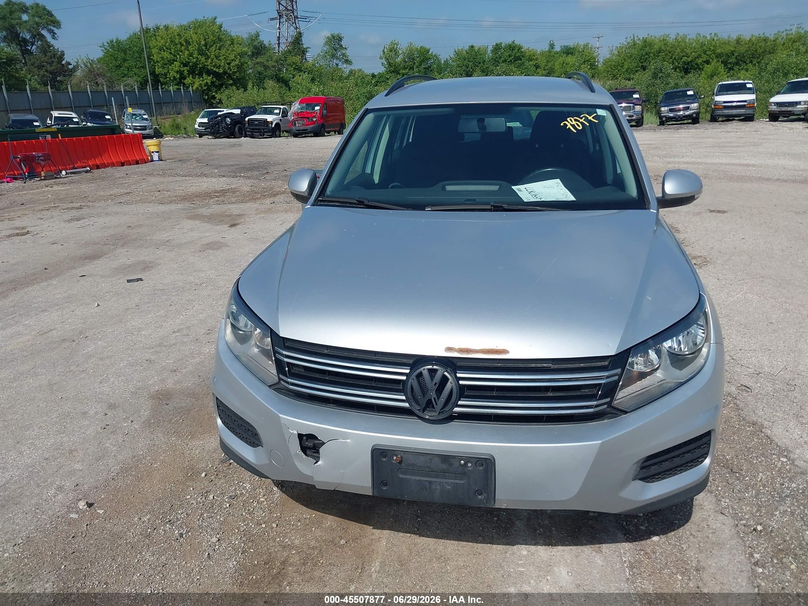 2015 Volkswagen Tiguan S Silver vin: WVGAV7AX3FW566648