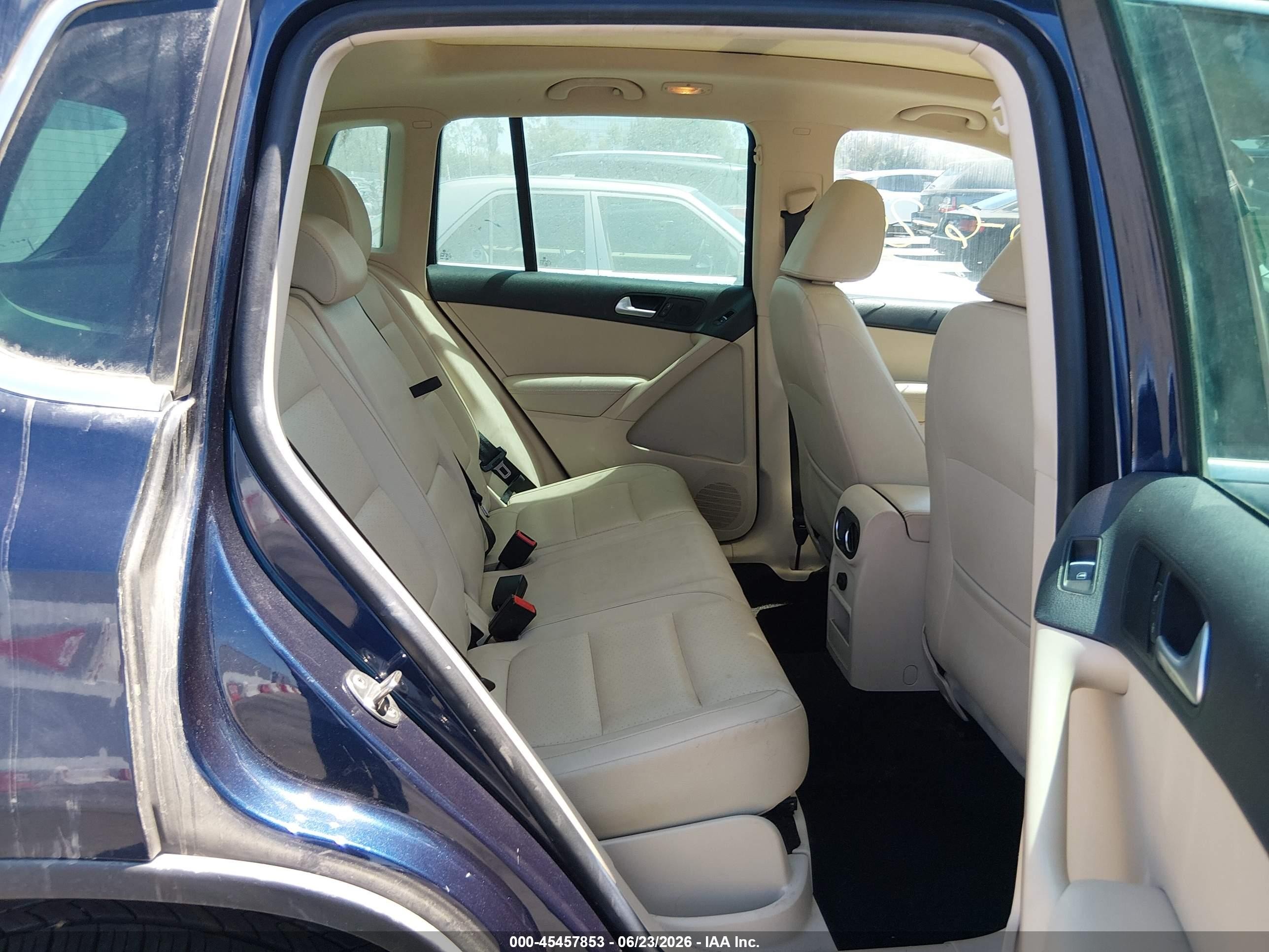 2015 Volkswagen Tiguan Se Blue vin: WVGAV7AX3FW595583