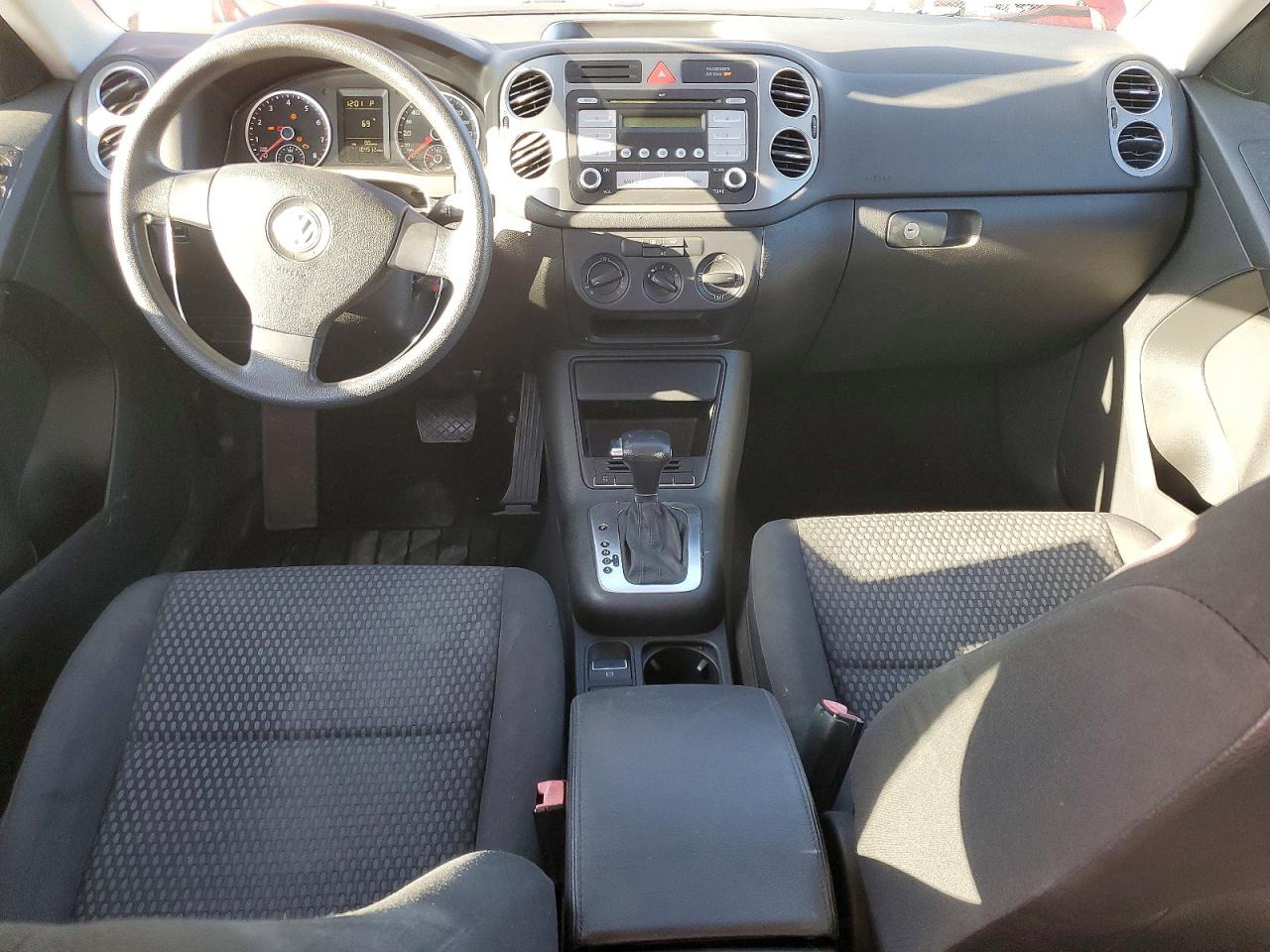 2010 Volkswagen Tiguan S/se/sel Burgundy vin: WVGAV7AX4AW000474