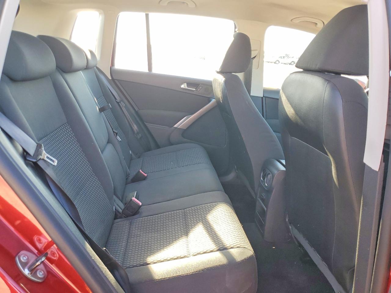 2010 Volkswagen Tiguan S/se/sel Burgundy vin: WVGAV7AX4AW000474