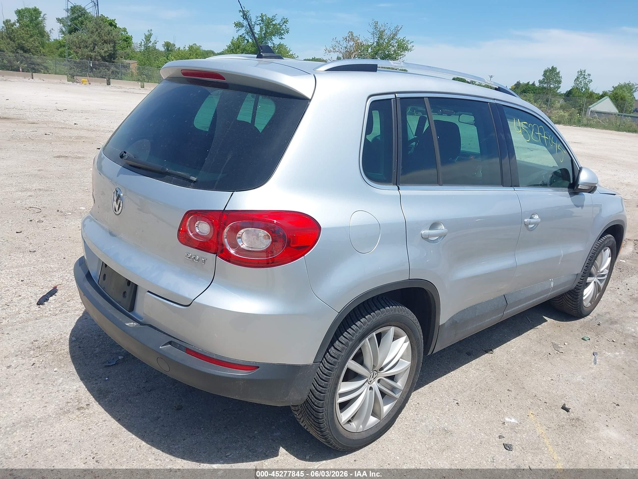 2010 Volkswagen Tiguan Se Gray vin: WVGAV7AX4AW509089