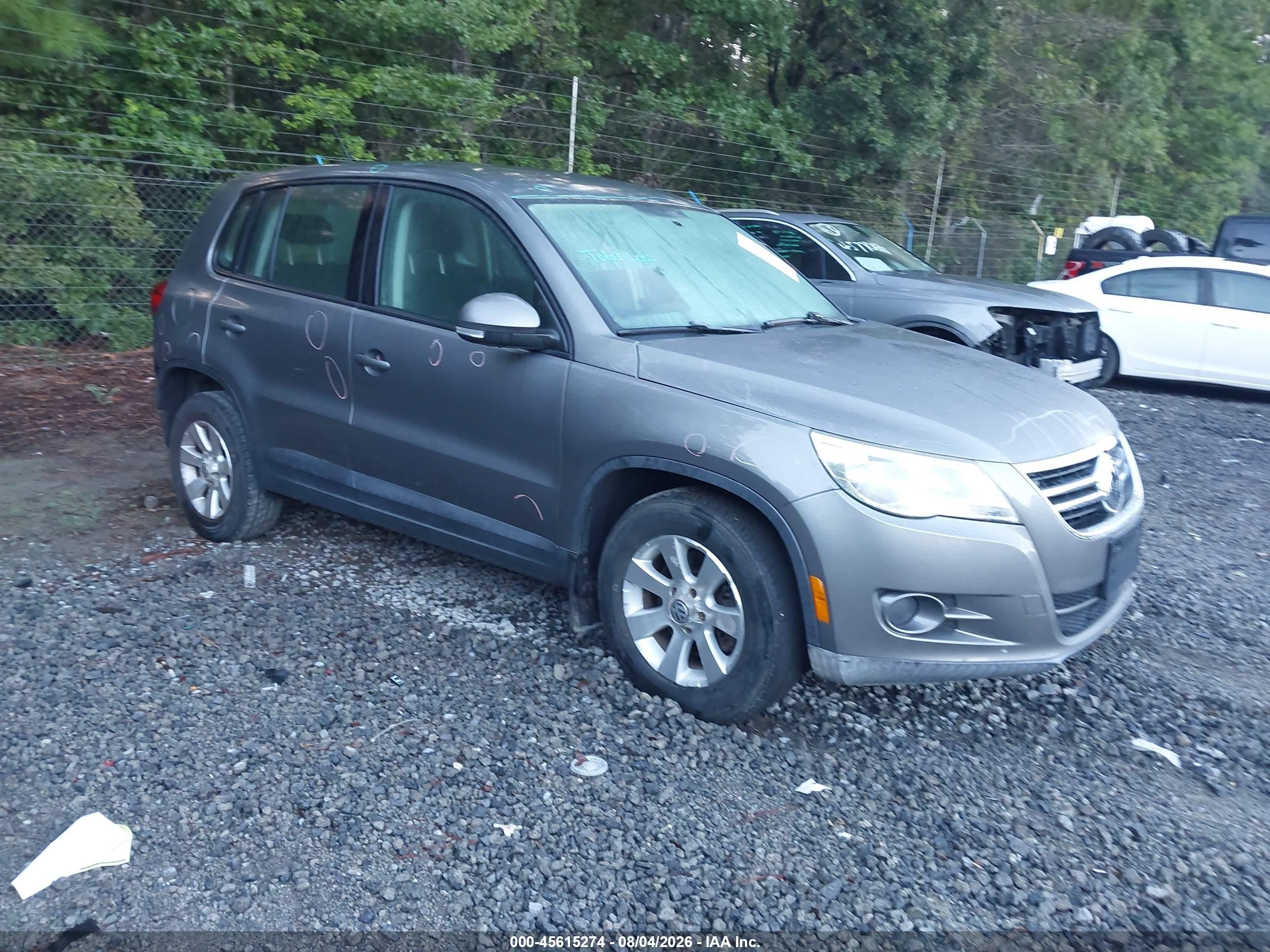 2010 Volkswagen Tiguan S Gray vin: WVGAV7AX4AW516222