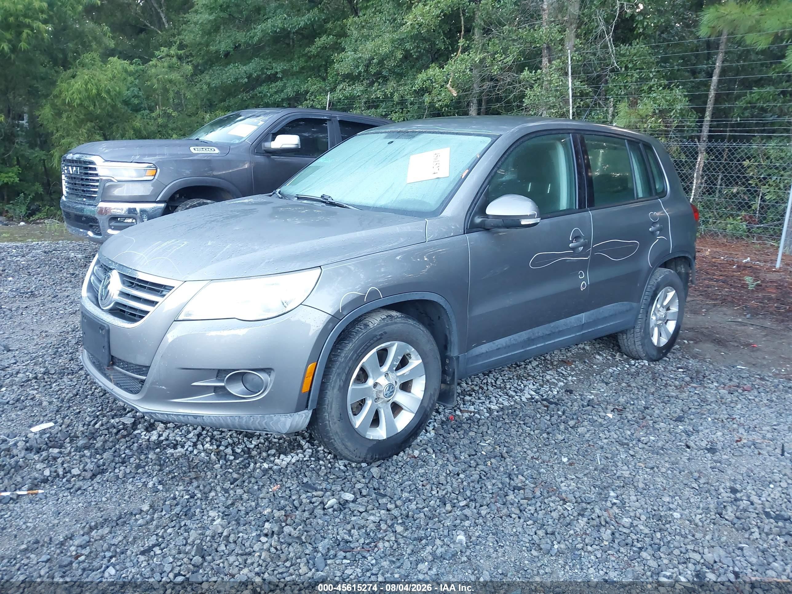 2010 Volkswagen Tiguan S Gray vin: WVGAV7AX4AW516222