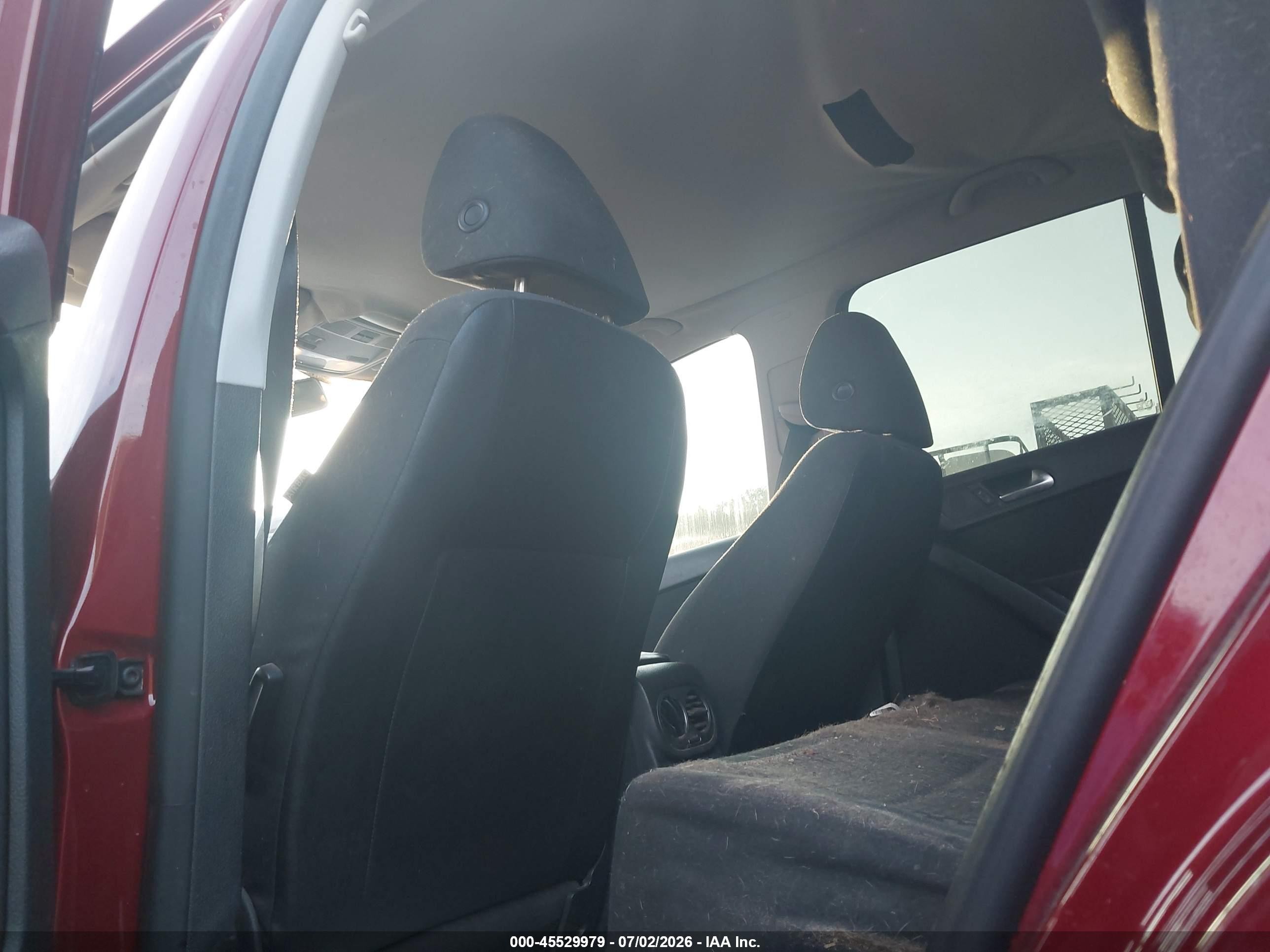 2011 Volkswagen Tiguan S Red vin: WVGAV7AX4BW001531