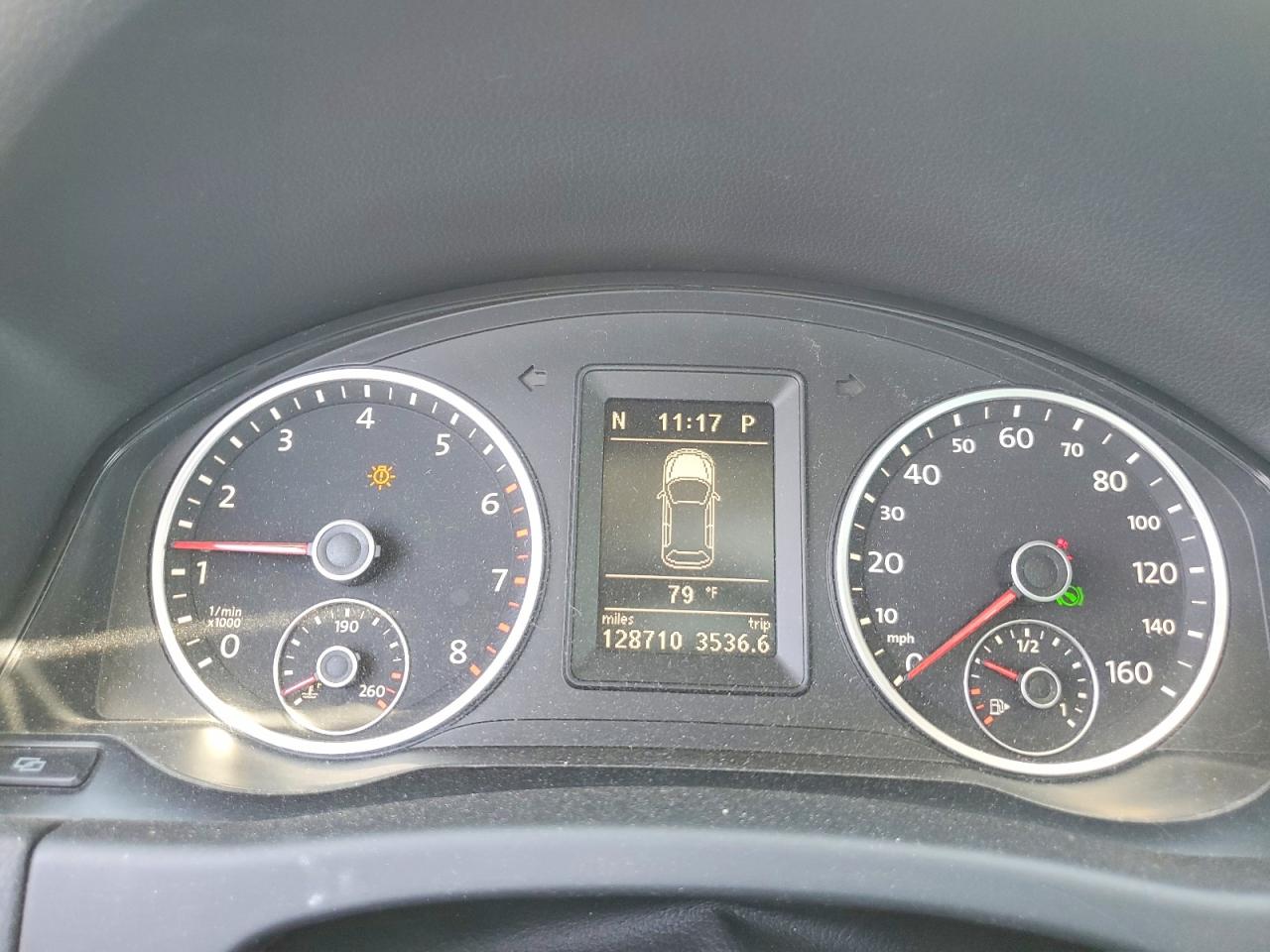 2011 Volkswagen Tiguan S Silver vin: WVGAV7AX4BW514665