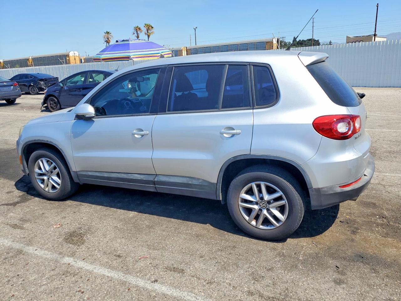 2011 Volkswagen Tiguan S Silver vin: WVGAV7AX4BW538268