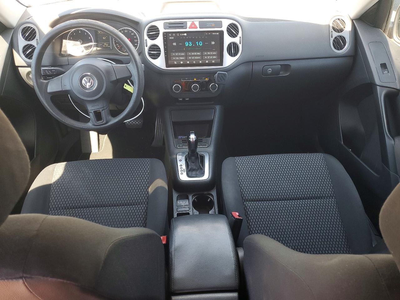 2011 Volkswagen Tiguan S Silver vin: WVGAV7AX4BW538268