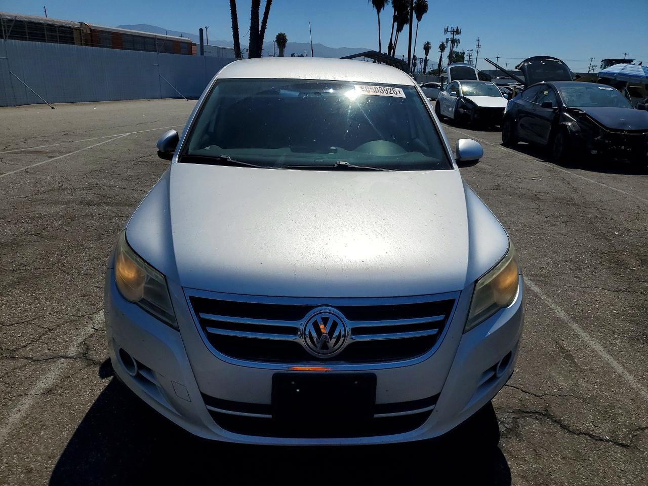 2011 Volkswagen Tiguan S Silver vin: WVGAV7AX4BW538268