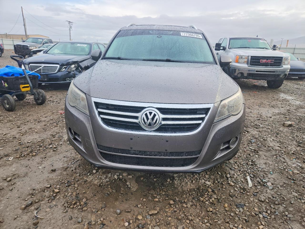 2011 Volkswagen Tiguan S Gray vin: WVGAV7AX4BW544071