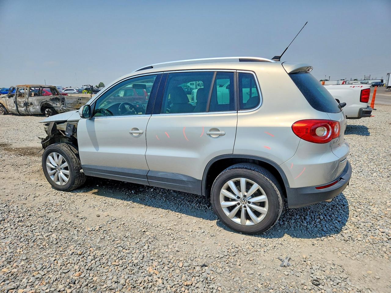 2011 Volkswagen Tiguan S Silver vin: WVGAV7AX4BW555975