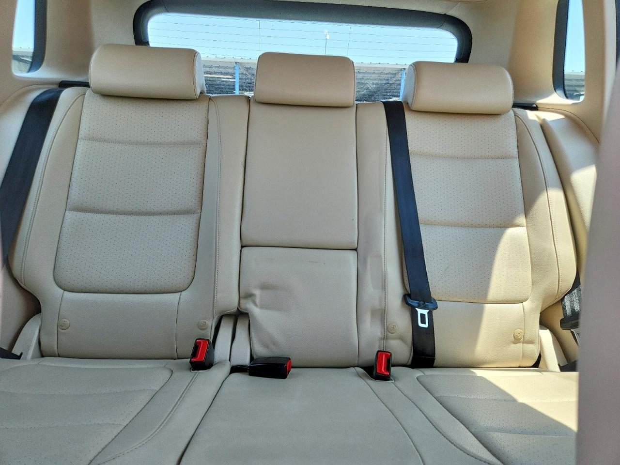 2011 Volkswagen Tiguan S Silver vin: WVGAV7AX4BW555975