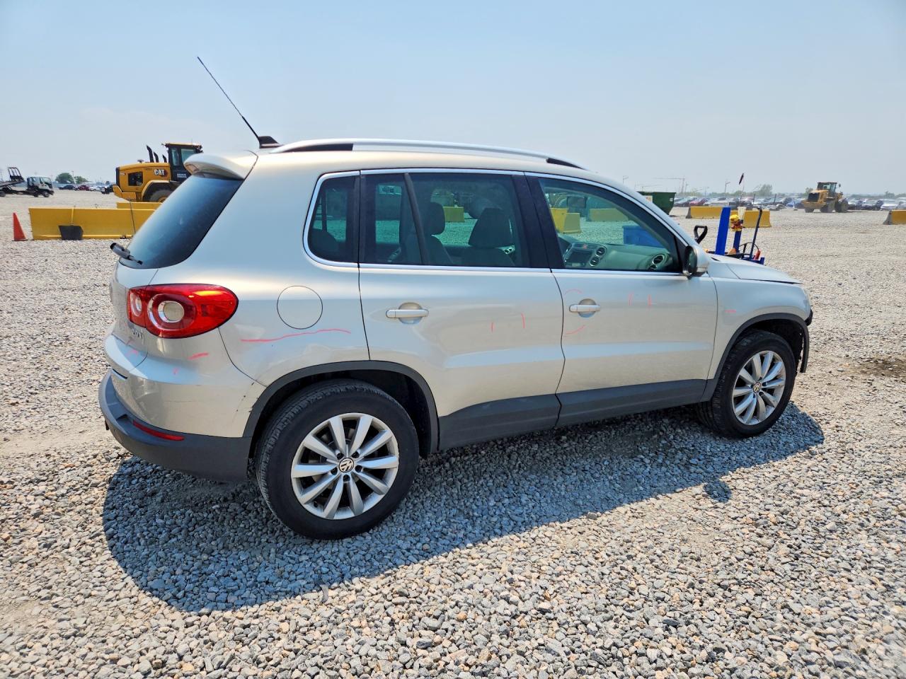 2011 Volkswagen Tiguan S Silver vin: WVGAV7AX4BW555975