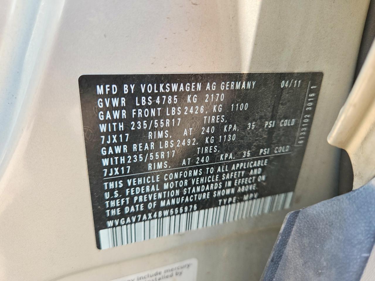 2011 Volkswagen Tiguan S Silver vin: WVGAV7AX4BW555975