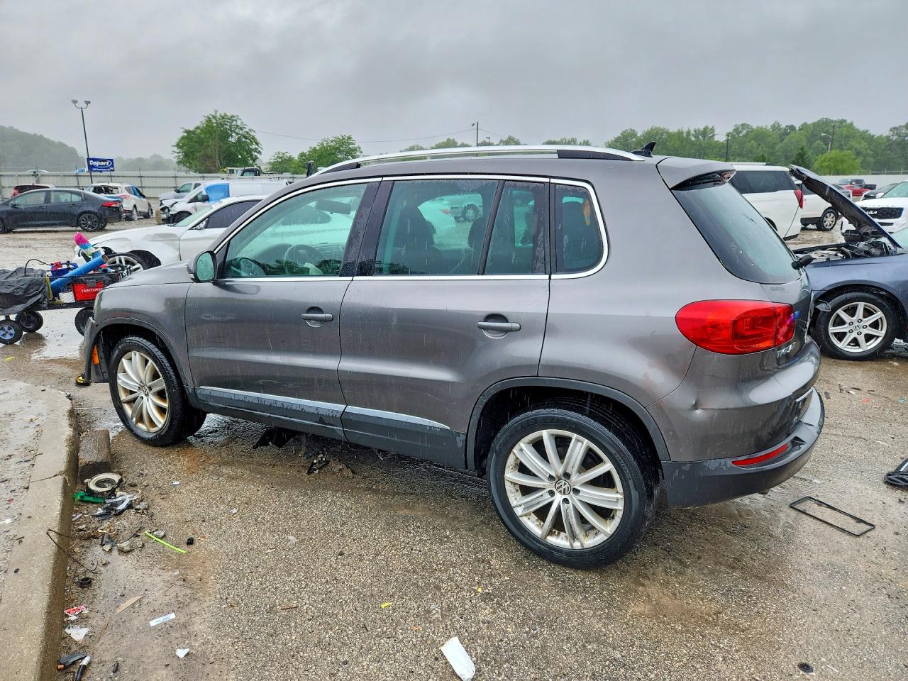 2012 Volkswagen Tiguan S Серый vin: WVGAV7AX4CW002776
