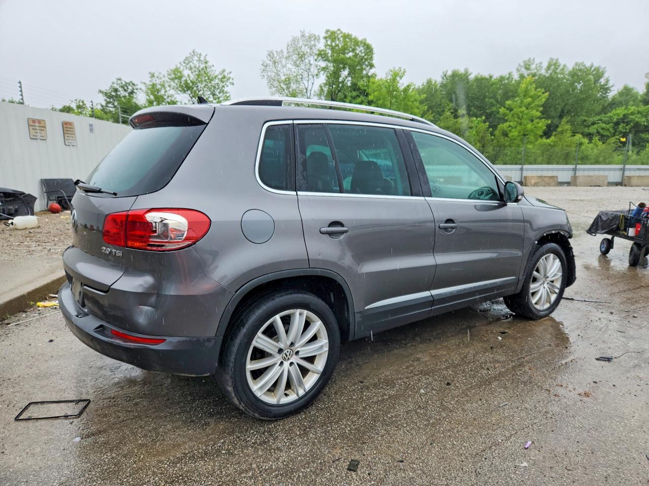 2012 Volkswagen Tiguan S Серый vin: WVGAV7AX4CW002776