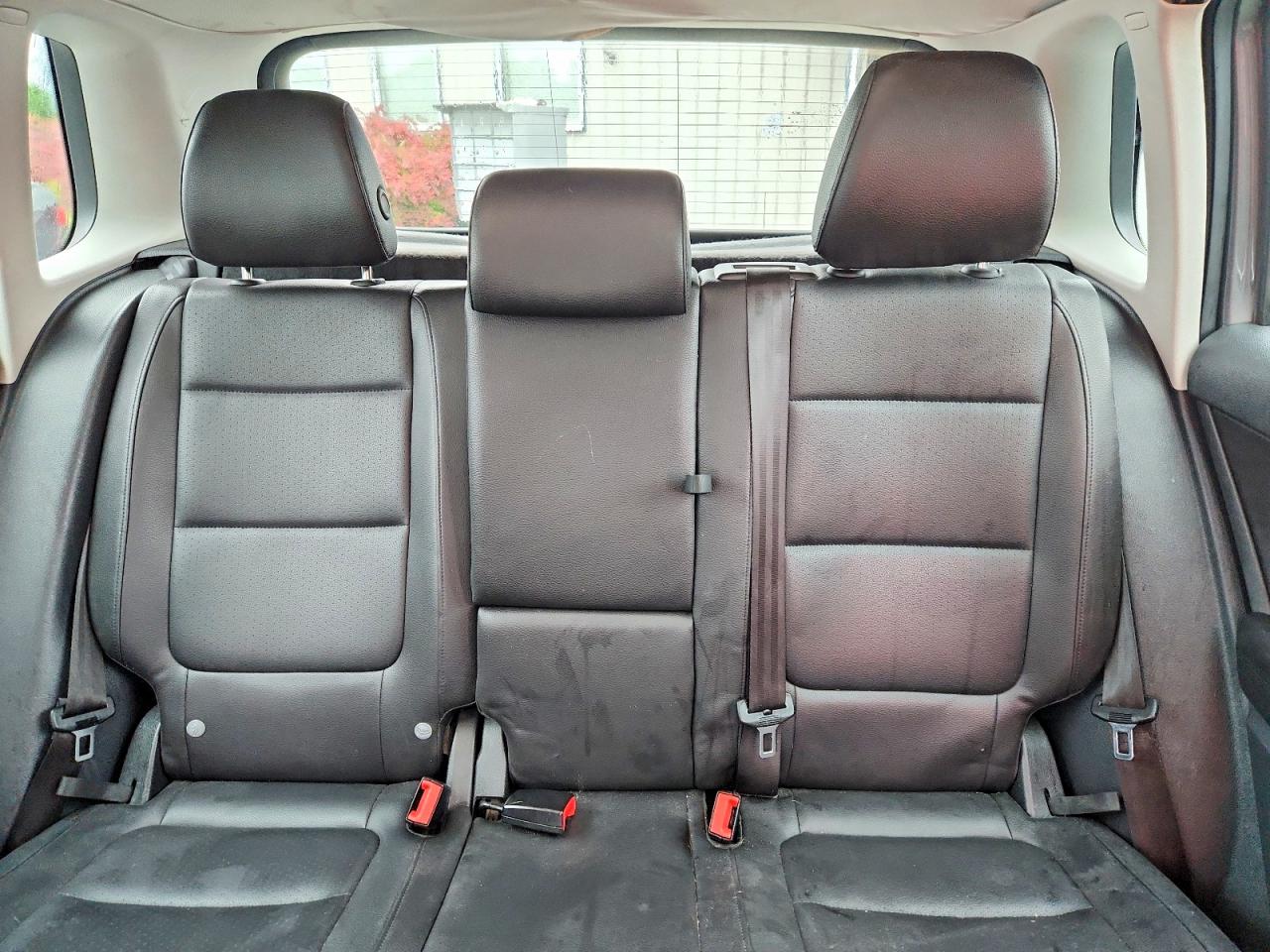 2012 Volkswagen Tiguan S Серый vin: WVGAV7AX4CW002776