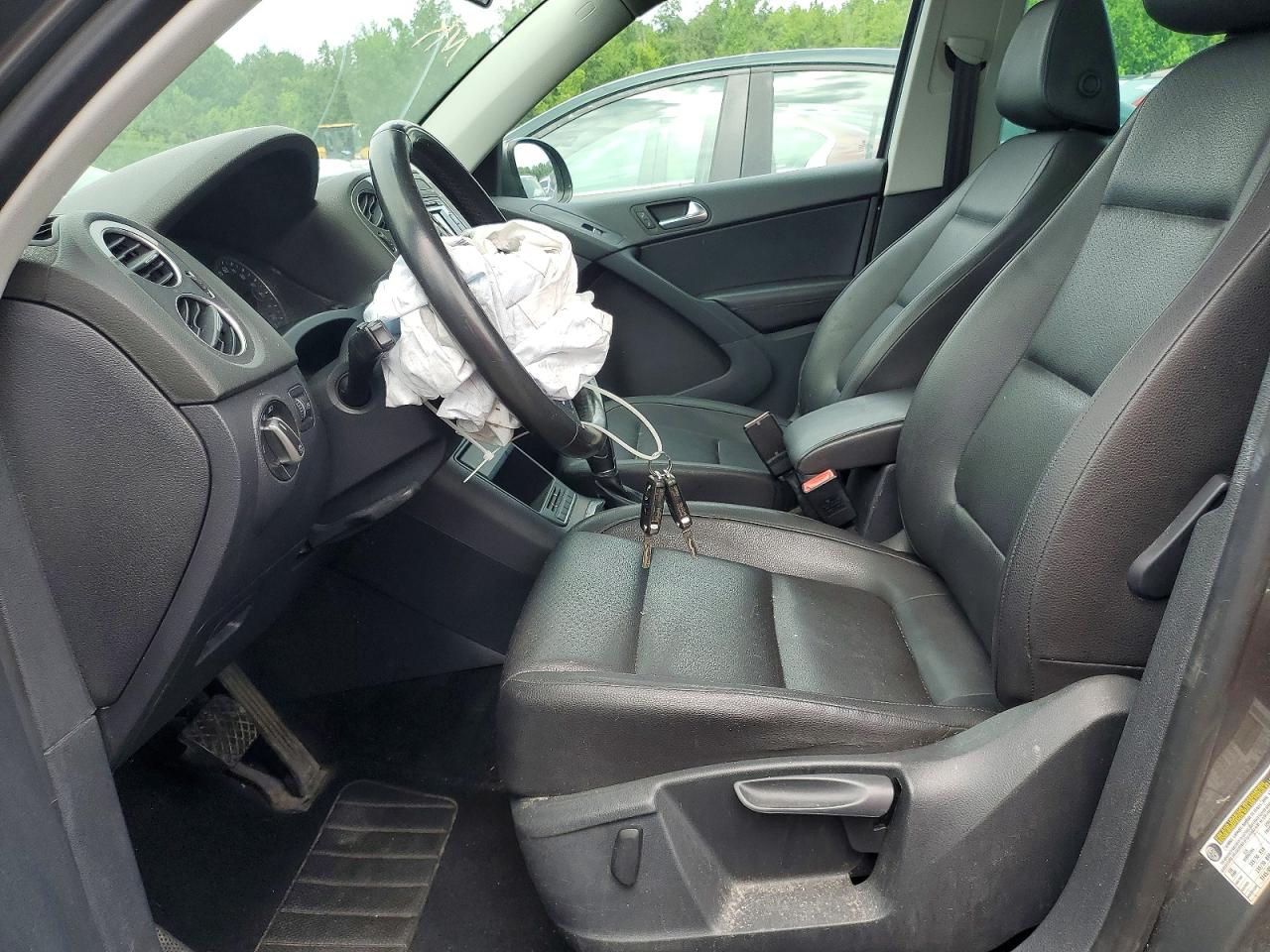 2012 Volkswagen Tiguan S Серый vin: WVGAV7AX4CW002776