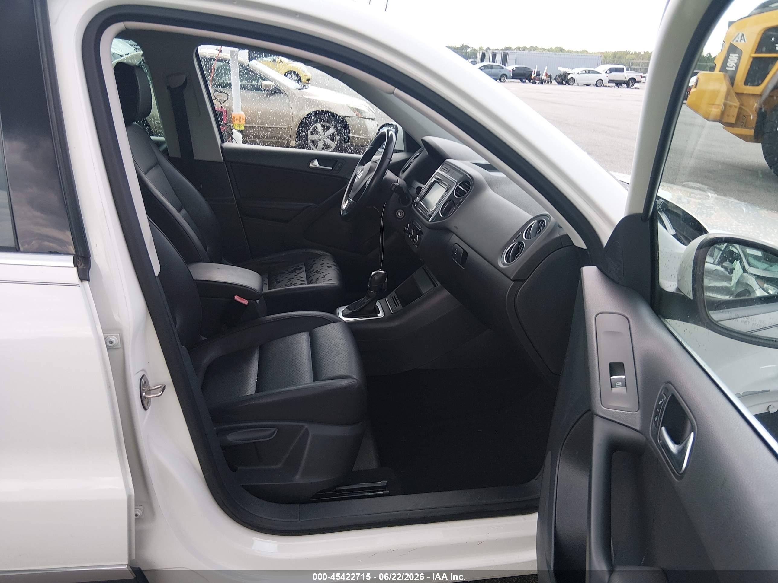 2012 Volkswagen Tiguan Le/s/se/sel White vin: WVGAV7AX4CW531273