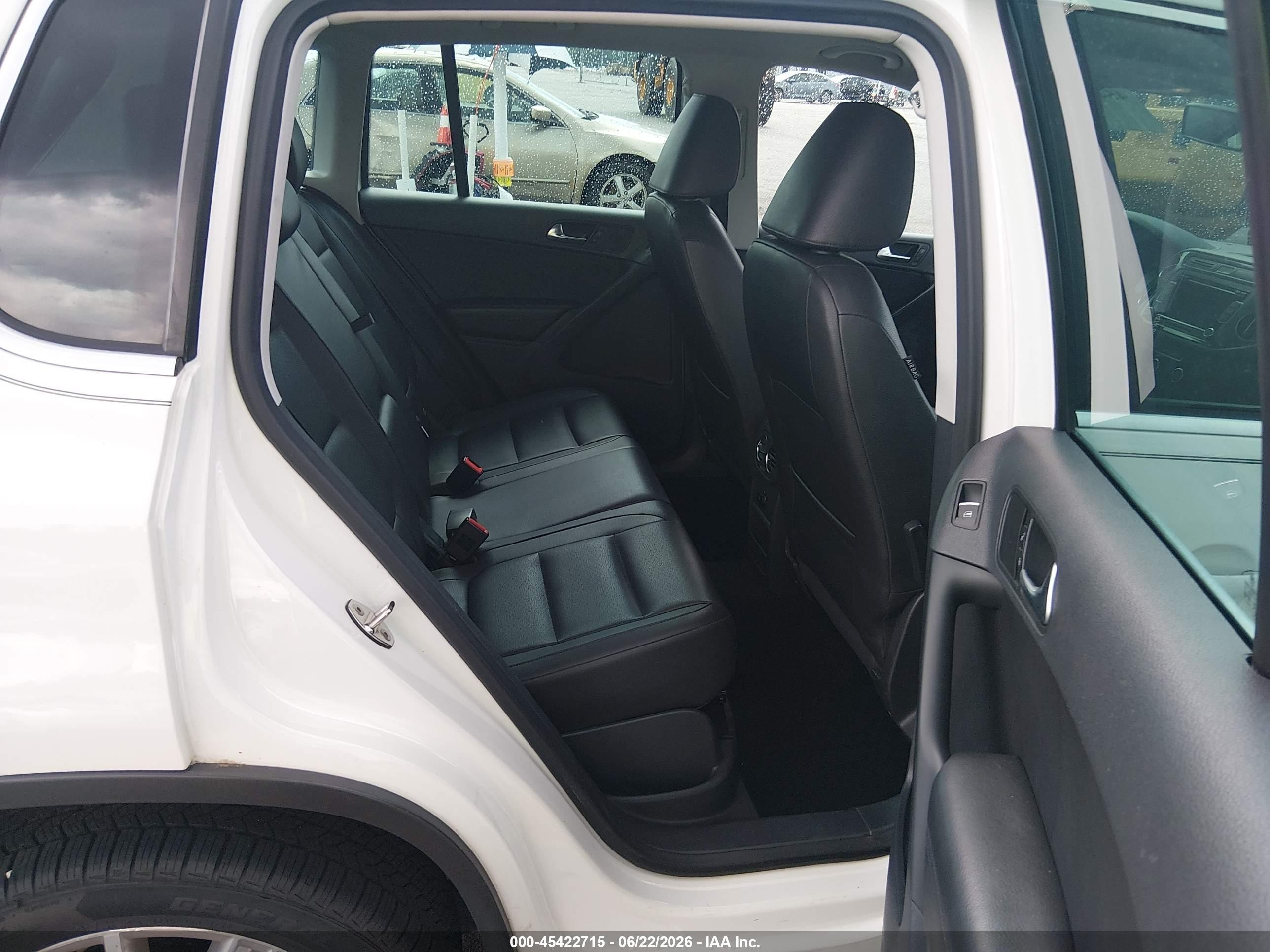 2012 Volkswagen Tiguan Le/s/se/sel White vin: WVGAV7AX4CW531273