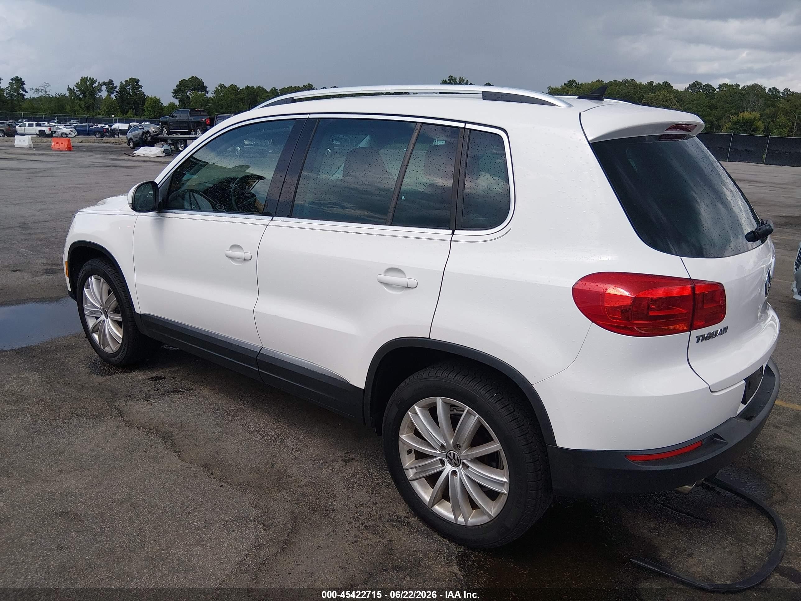 2012 Volkswagen Tiguan Le/s/se/sel White vin: WVGAV7AX4CW531273