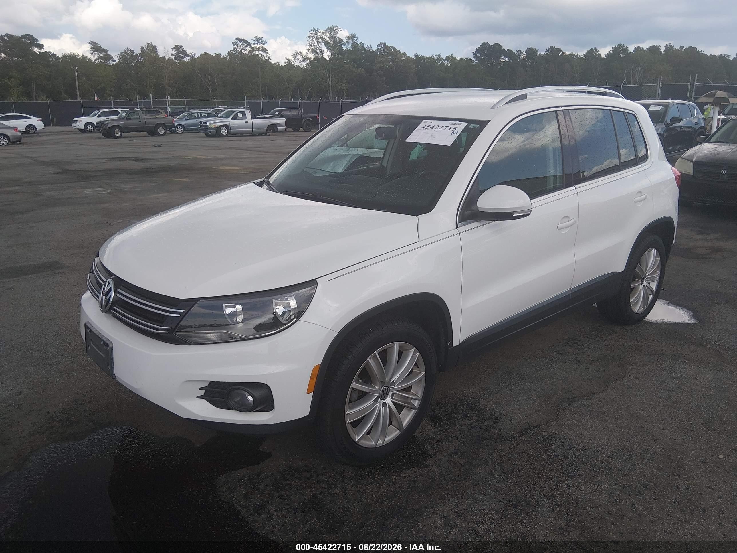 2012 Volkswagen Tiguan Le/s/se/sel White vin: WVGAV7AX4CW531273