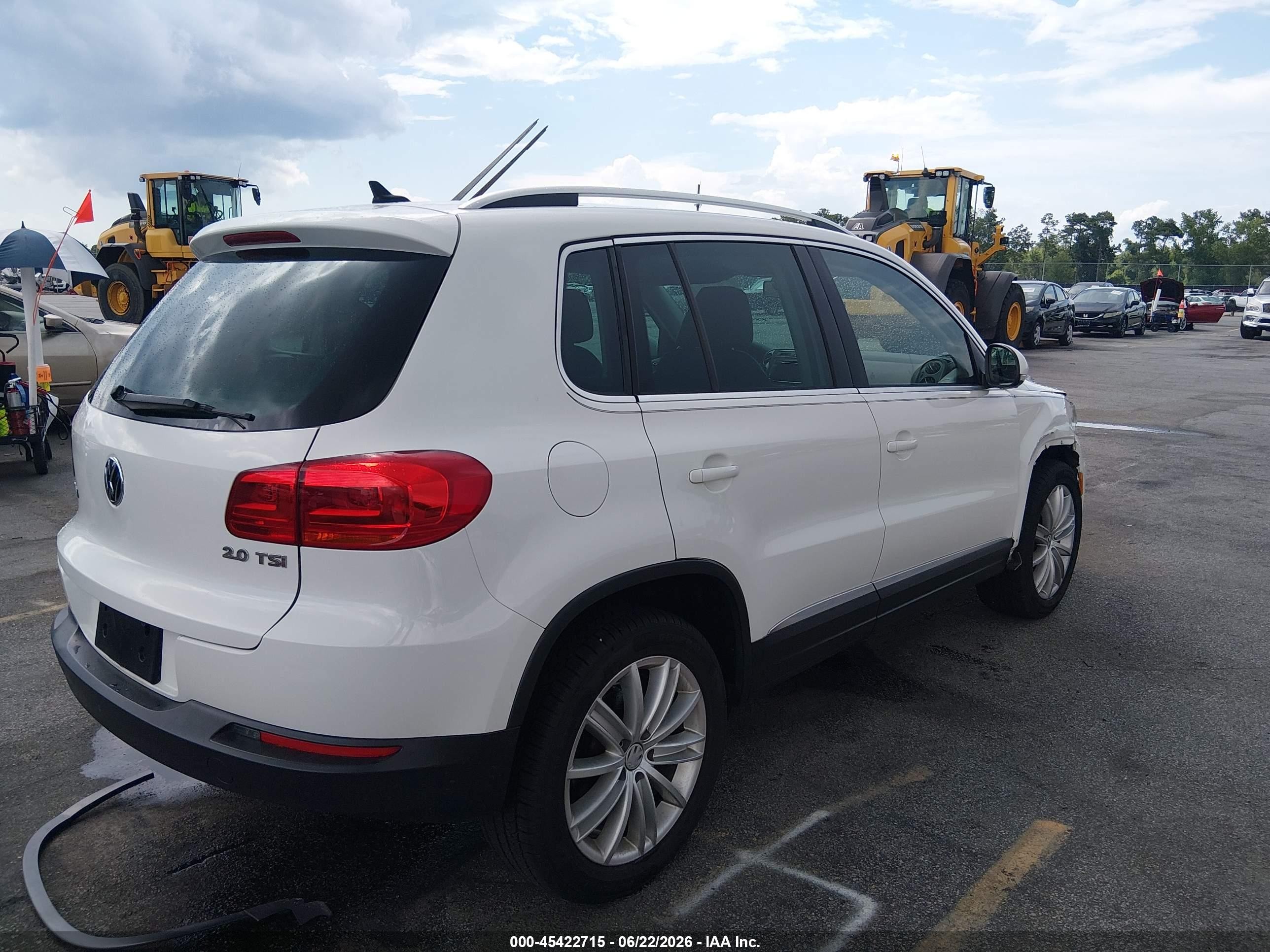 2012 Volkswagen Tiguan Le/s/se/sel White vin: WVGAV7AX4CW531273