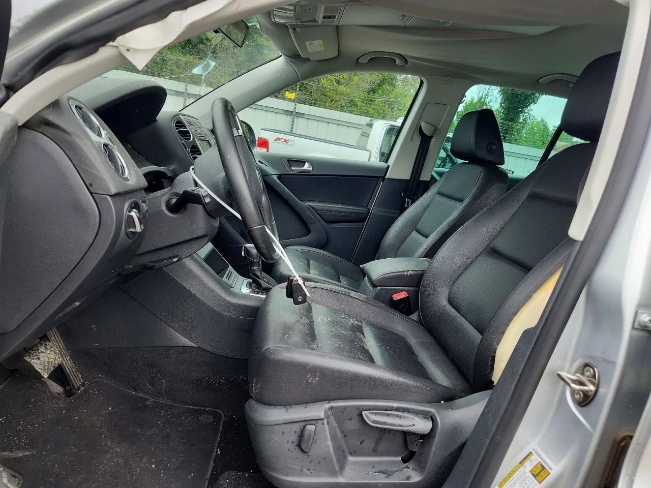 2012 Volkswagen Tiguan S Silver vin: WVGAV7AX4CW534514