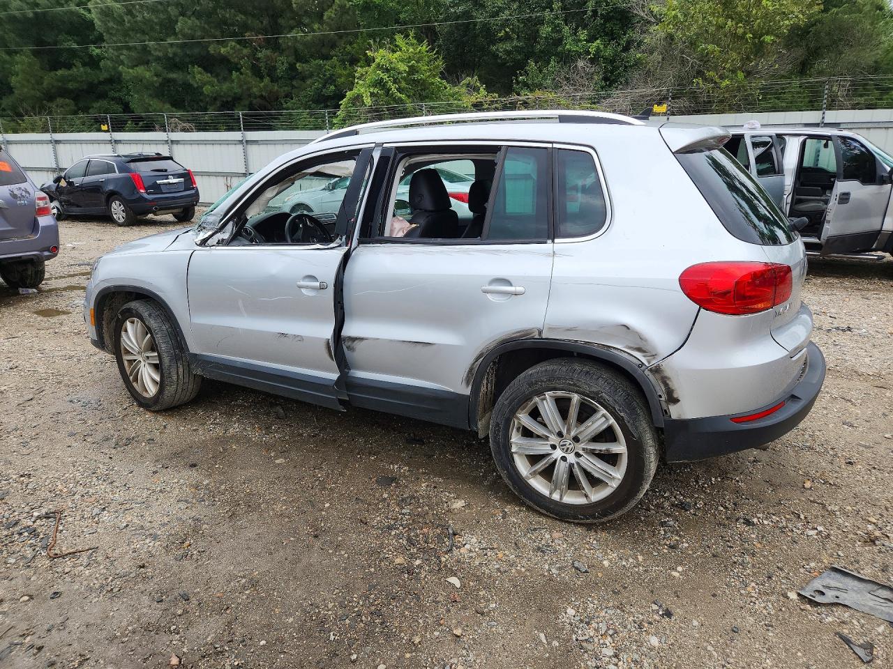 2012 Volkswagen Tiguan S Silver vin: WVGAV7AX4CW534514