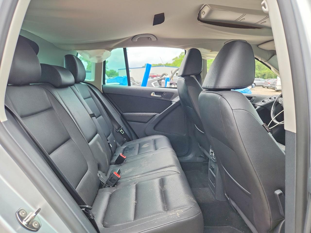2012 Volkswagen Tiguan S Silver vin: WVGAV7AX4CW534514