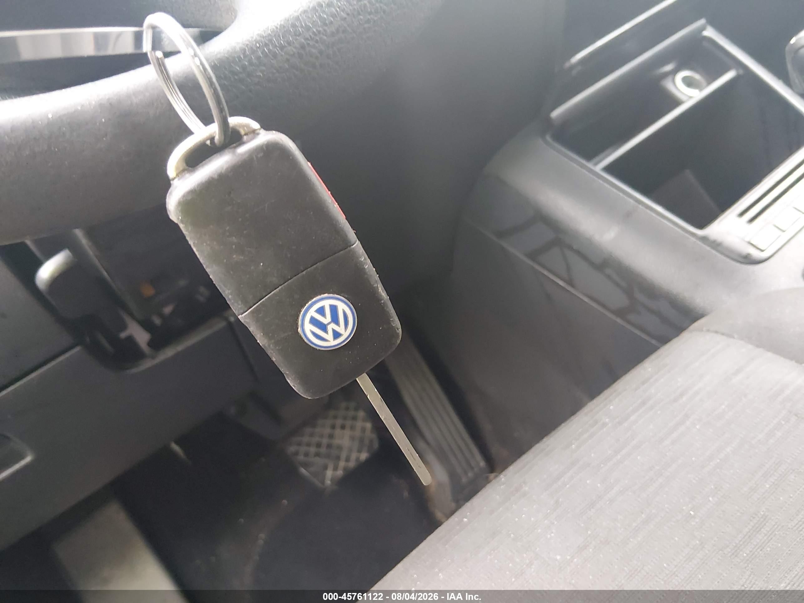 2012 Volkswagen Tiguan S Silver vin: WVGAV7AX4CW537610