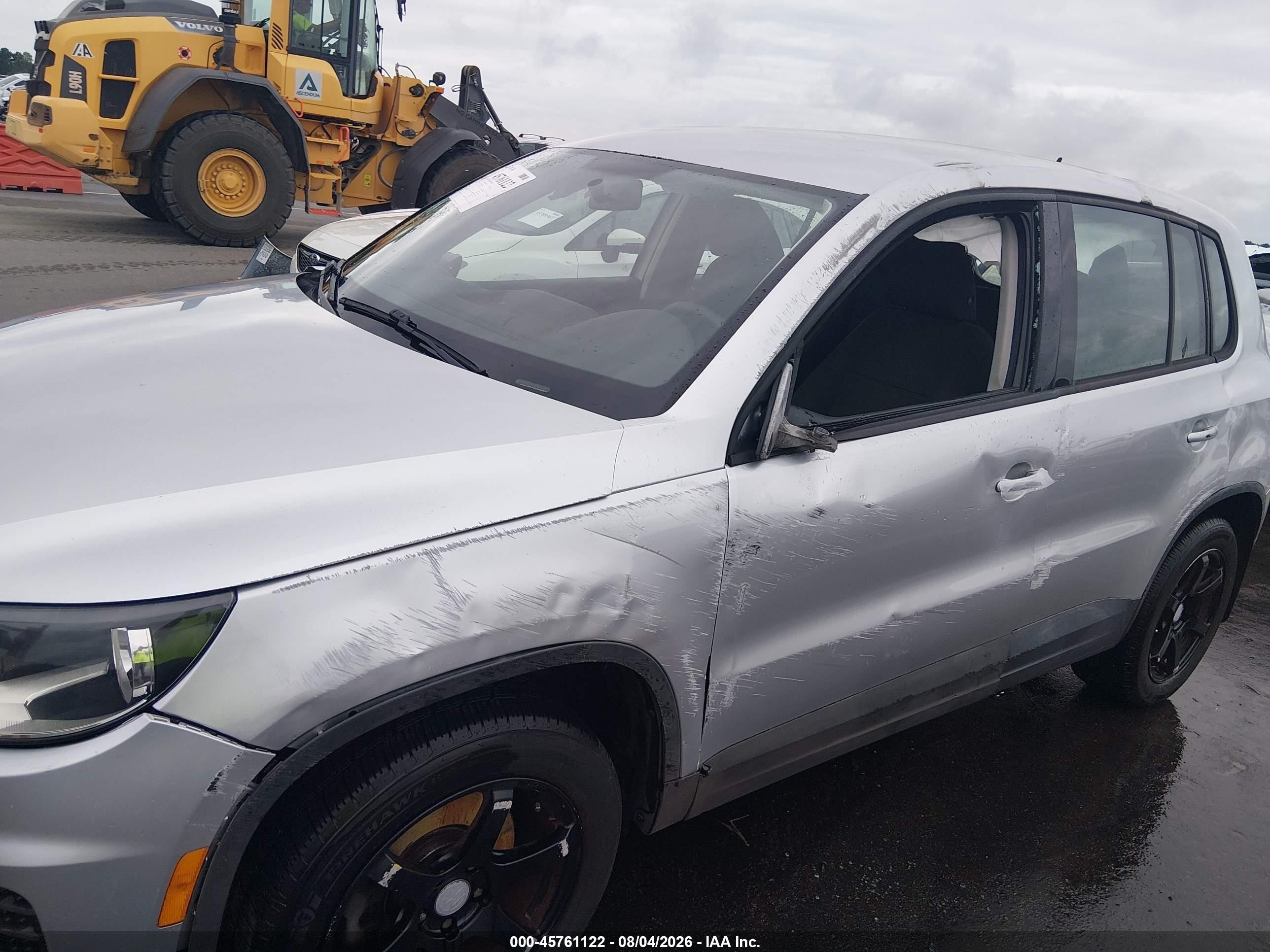 2012 Volkswagen Tiguan S Silver vin: WVGAV7AX4CW537610