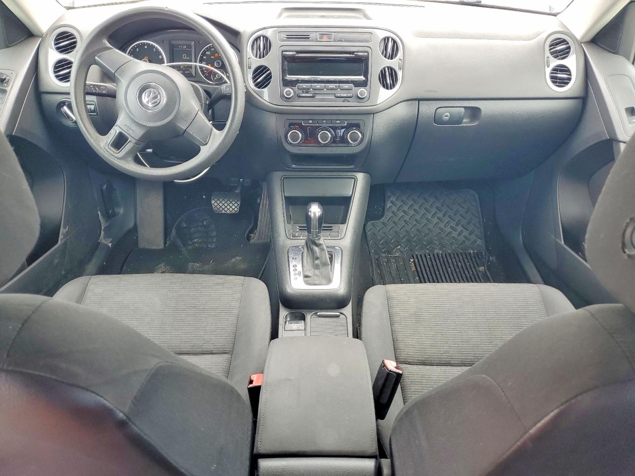 2012 Volkswagen Tiguan S Silver vin: WVGAV7AX4CW548008