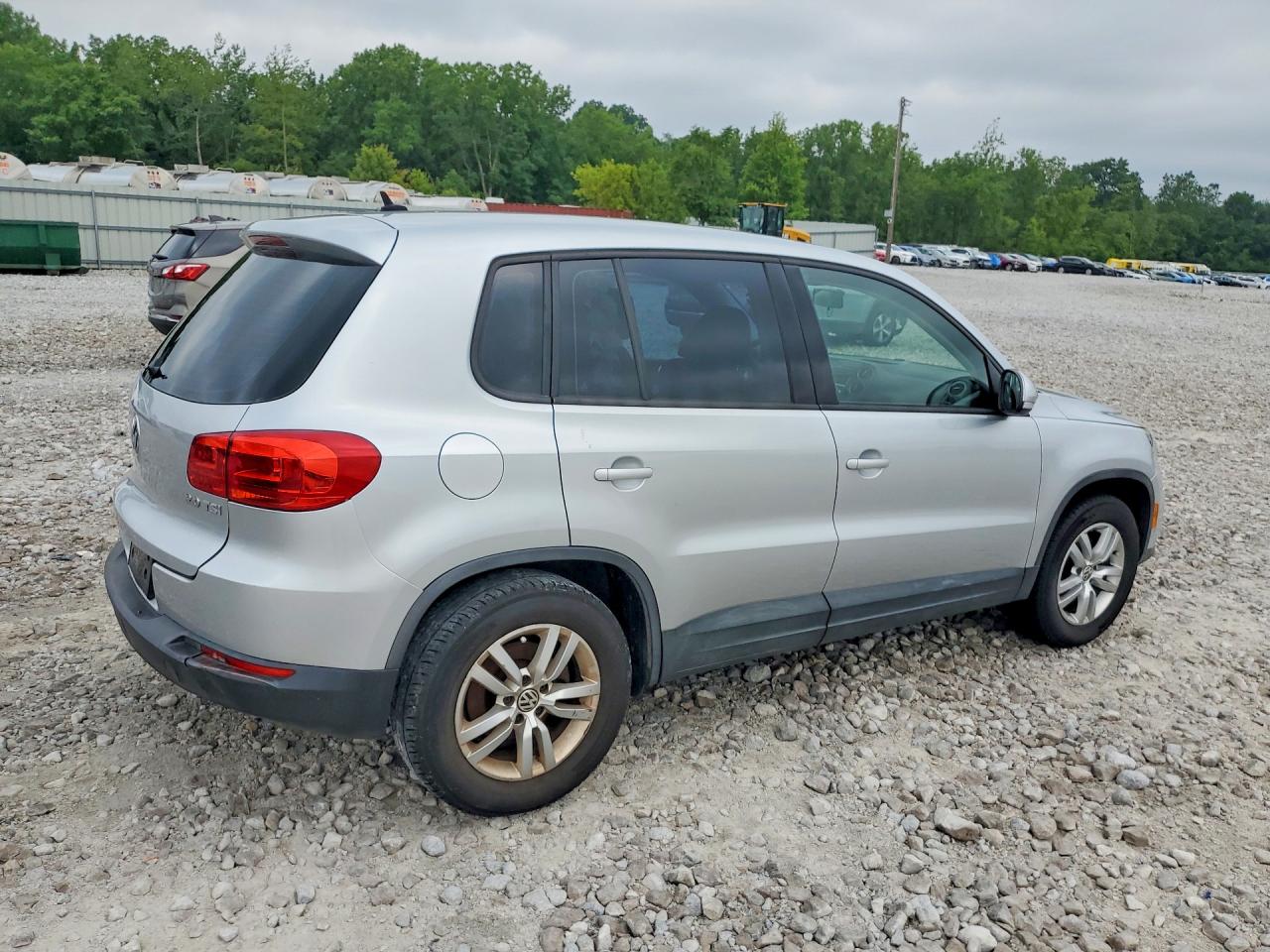 2012 Volkswagen Tiguan S Silver vin: WVGAV7AX4CW548008