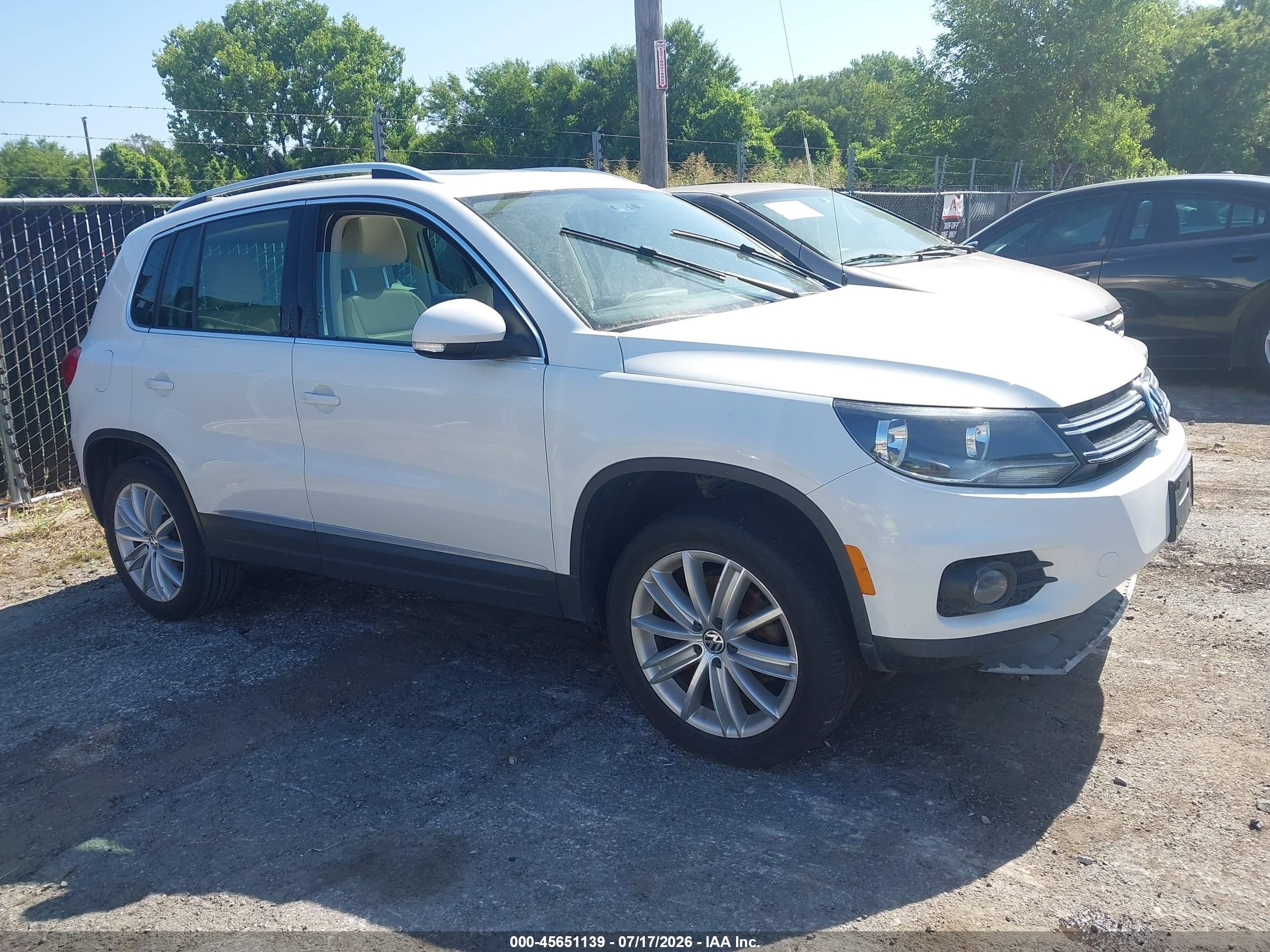 2012 Volkswagen Tiguan Se White vin: WVGAV7AX4CW570333