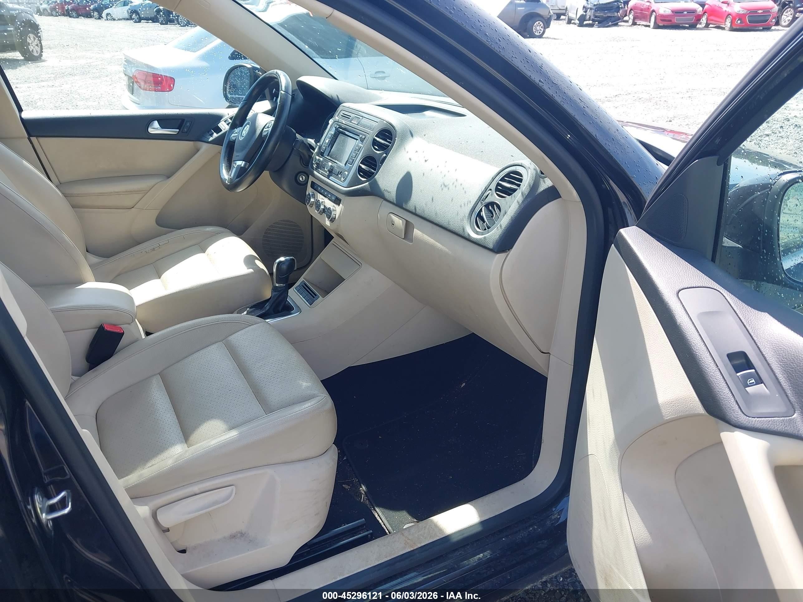 2013 Volkswagen Tiguan Se Black vin: WVGAV7AX4DW523787