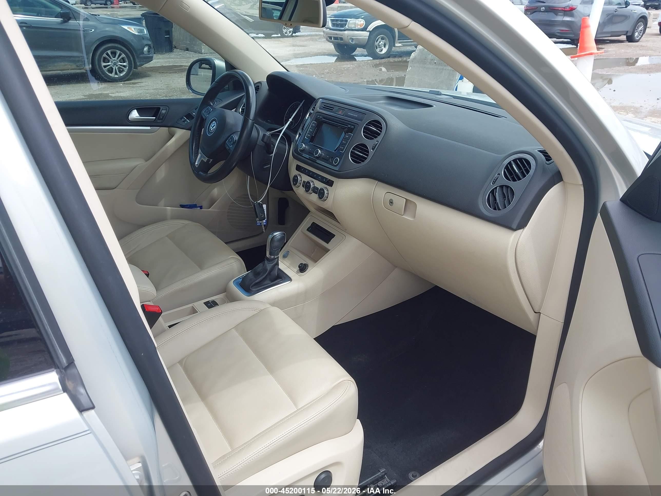 2013 Volkswagen Tiguan Sel Silver vin: WVGAV7AX4DW526916