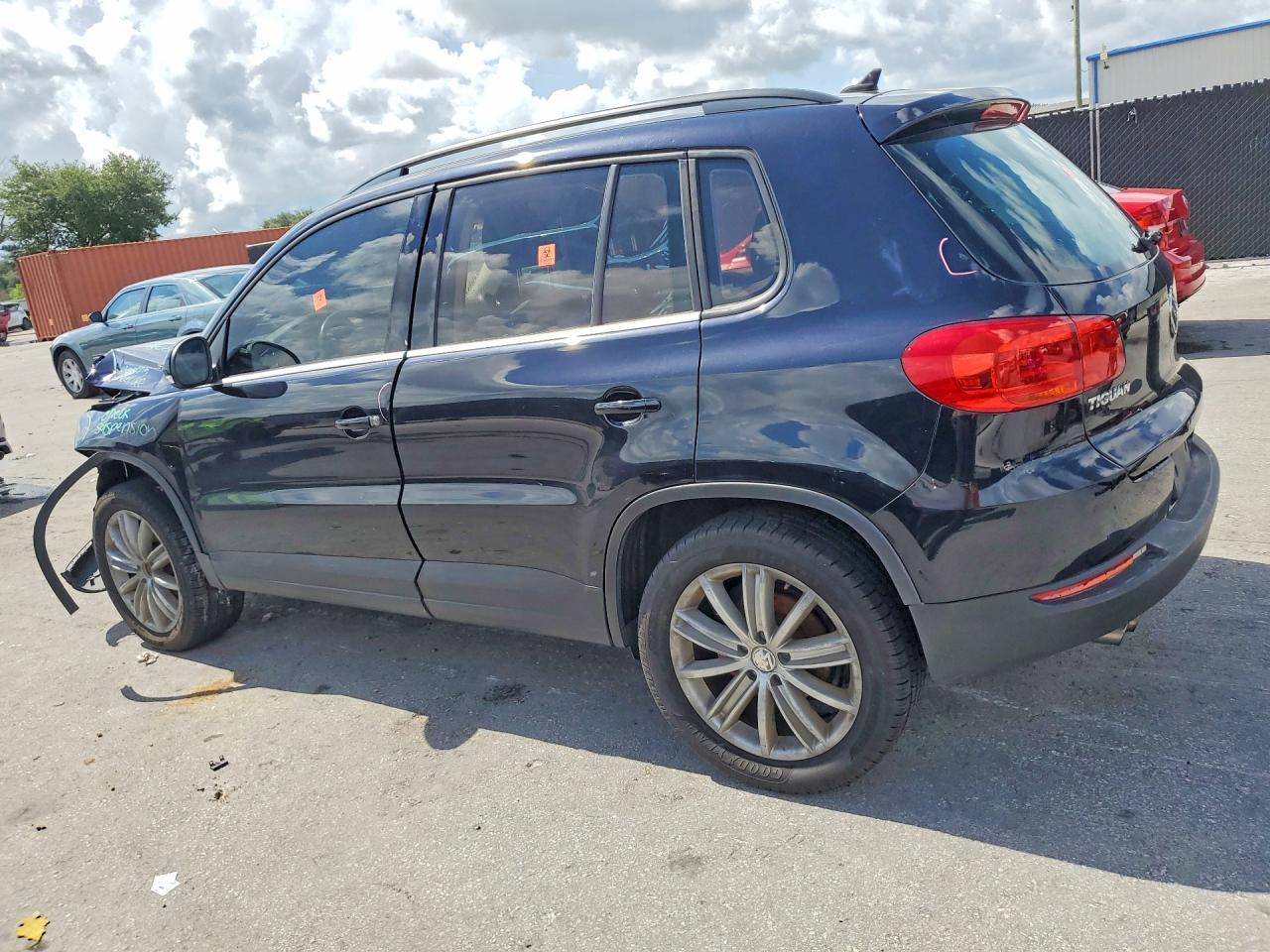 2015 Volkswagen Tiguan S Black vin: WVGAV7AX4FW502120