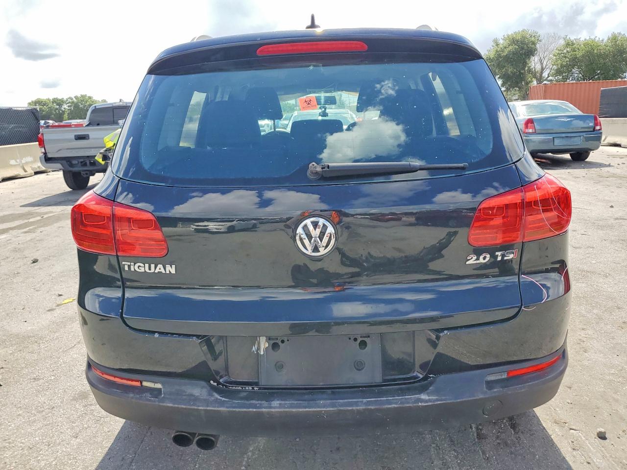 2015 Volkswagen Tiguan S Black vin: WVGAV7AX4FW502120