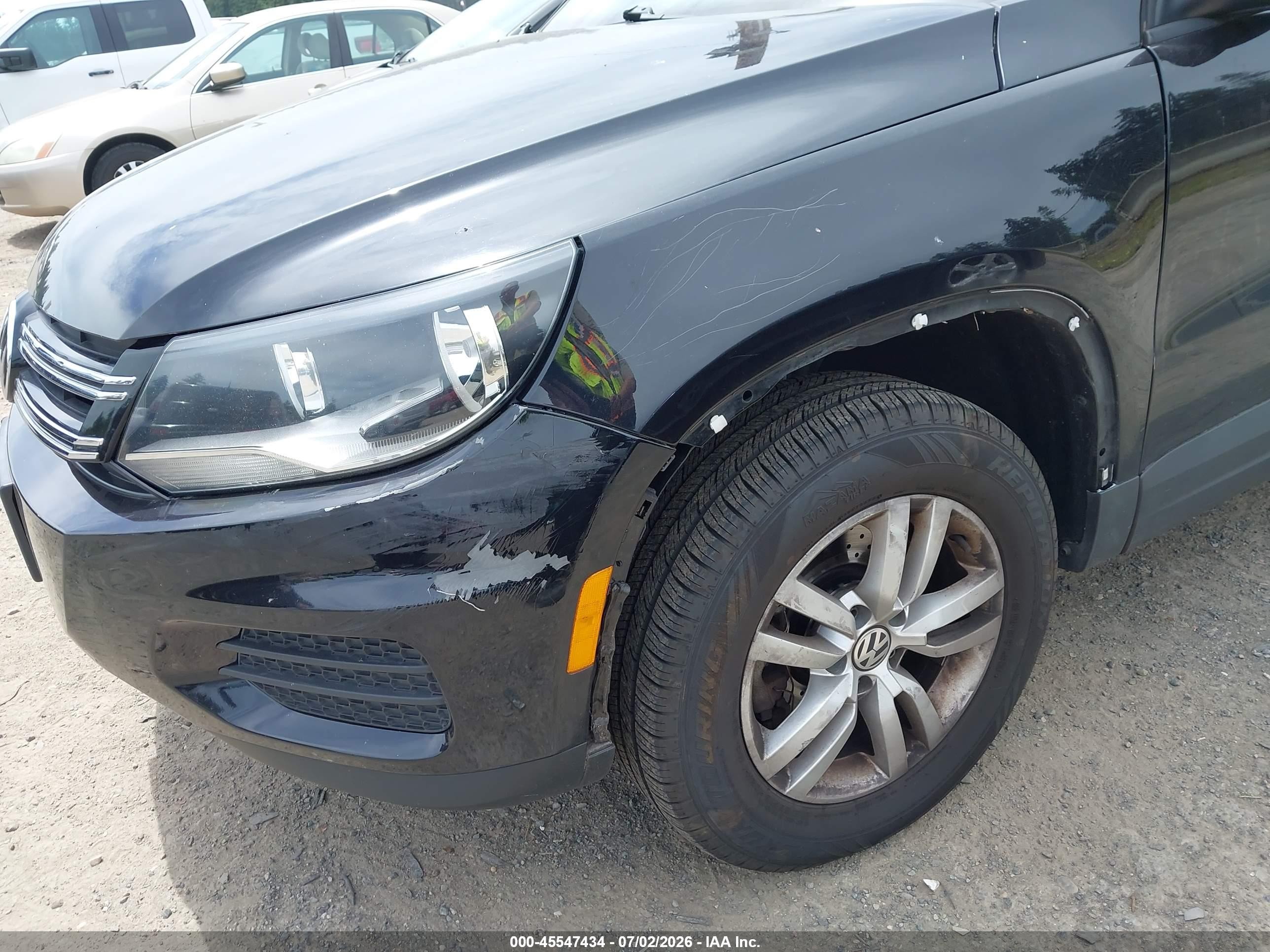 2015 Volkswagen Tiguan S Black vin: WVGAV7AX4FW548787